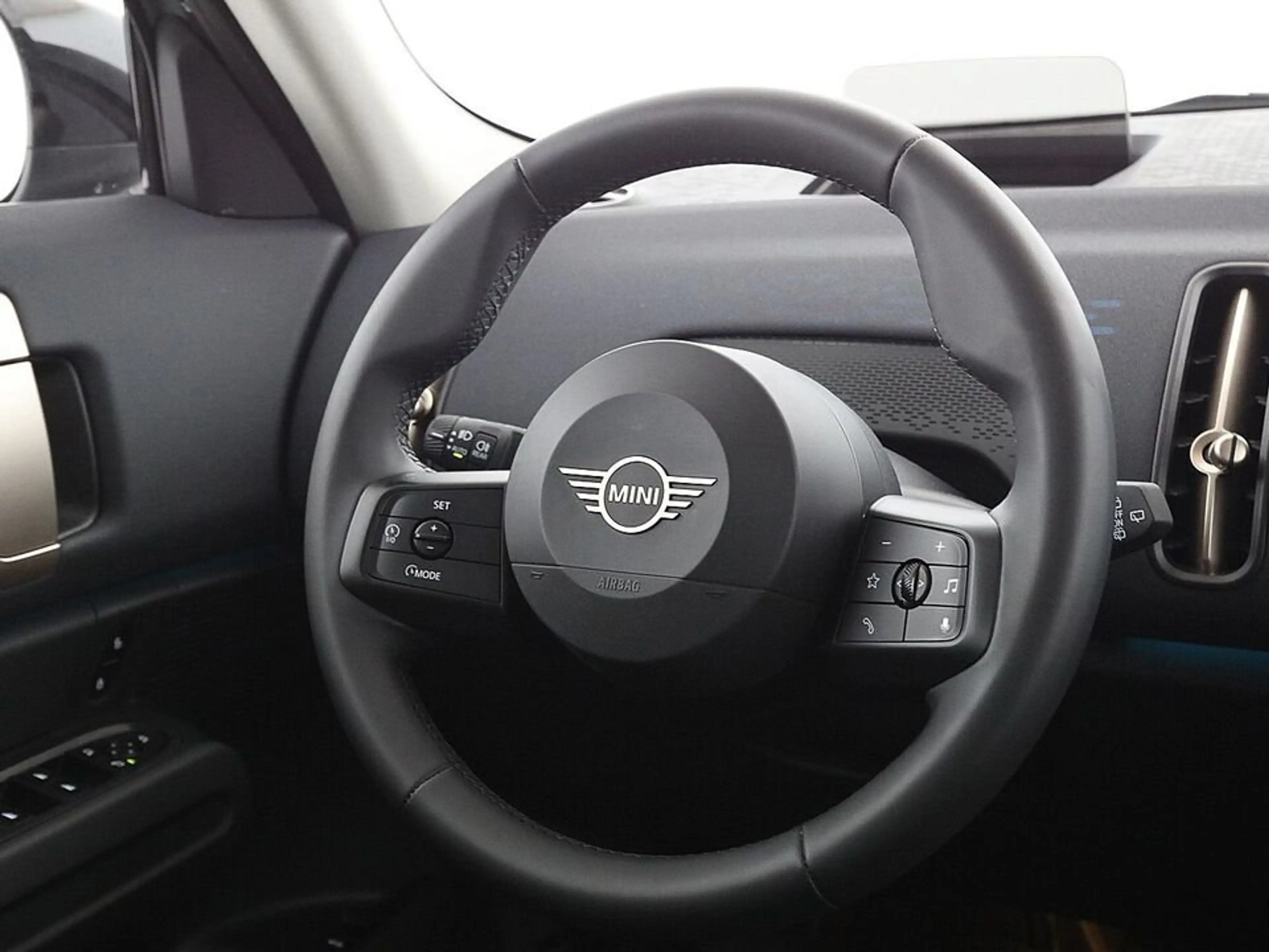 MINI Countryman C Essential Trim Aut LED HEAD-UP NAVI — photo 12