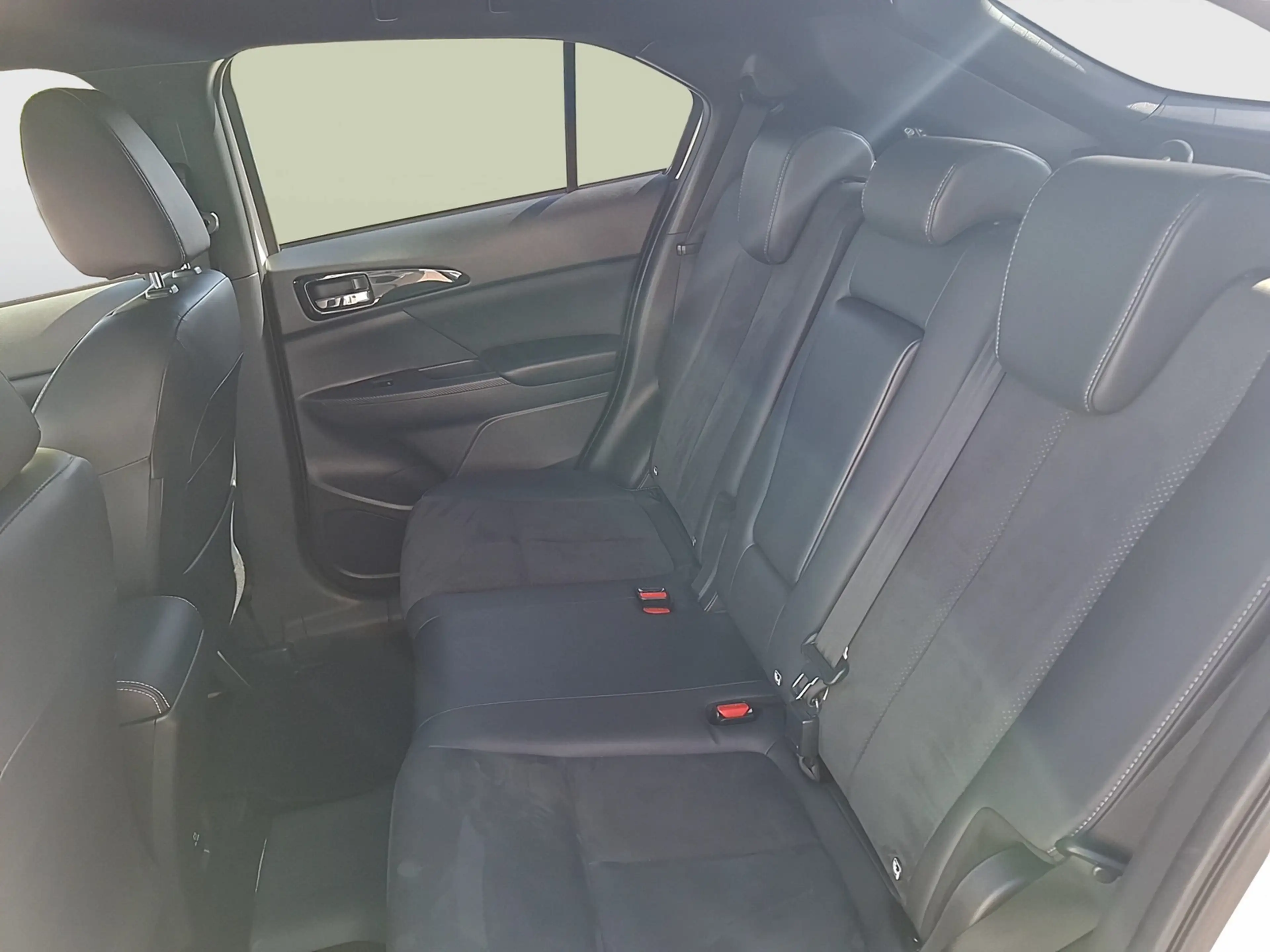 Mitsubishi Eclipse Cross 2.4 MIVED 4WD PHEV LED Navi RFK STH HuD — photo 12