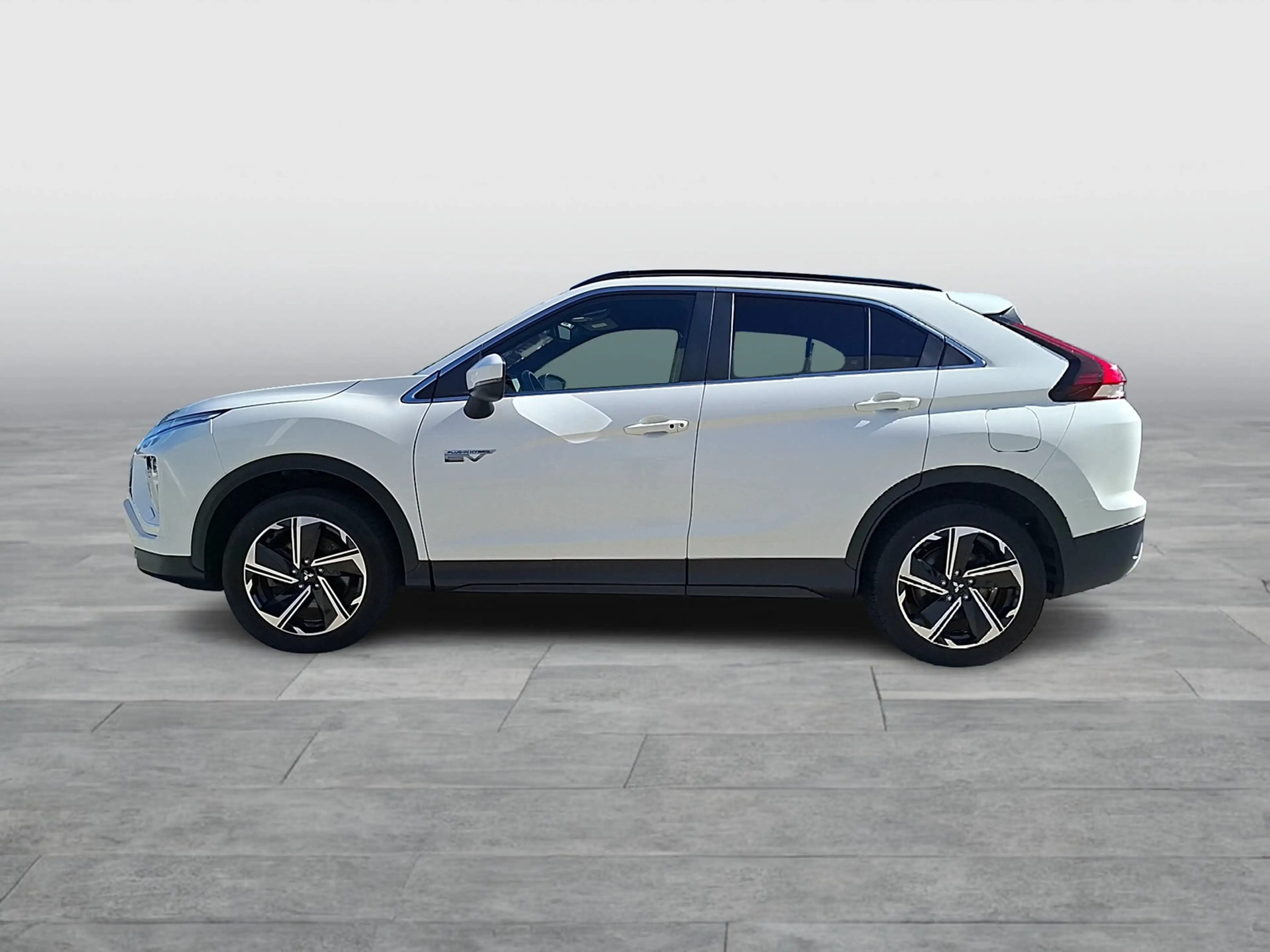Mitsubishi Eclipse Cross 2.4 MIVED 4WD PHEV LED Navi RFK STH HuD — photo 2