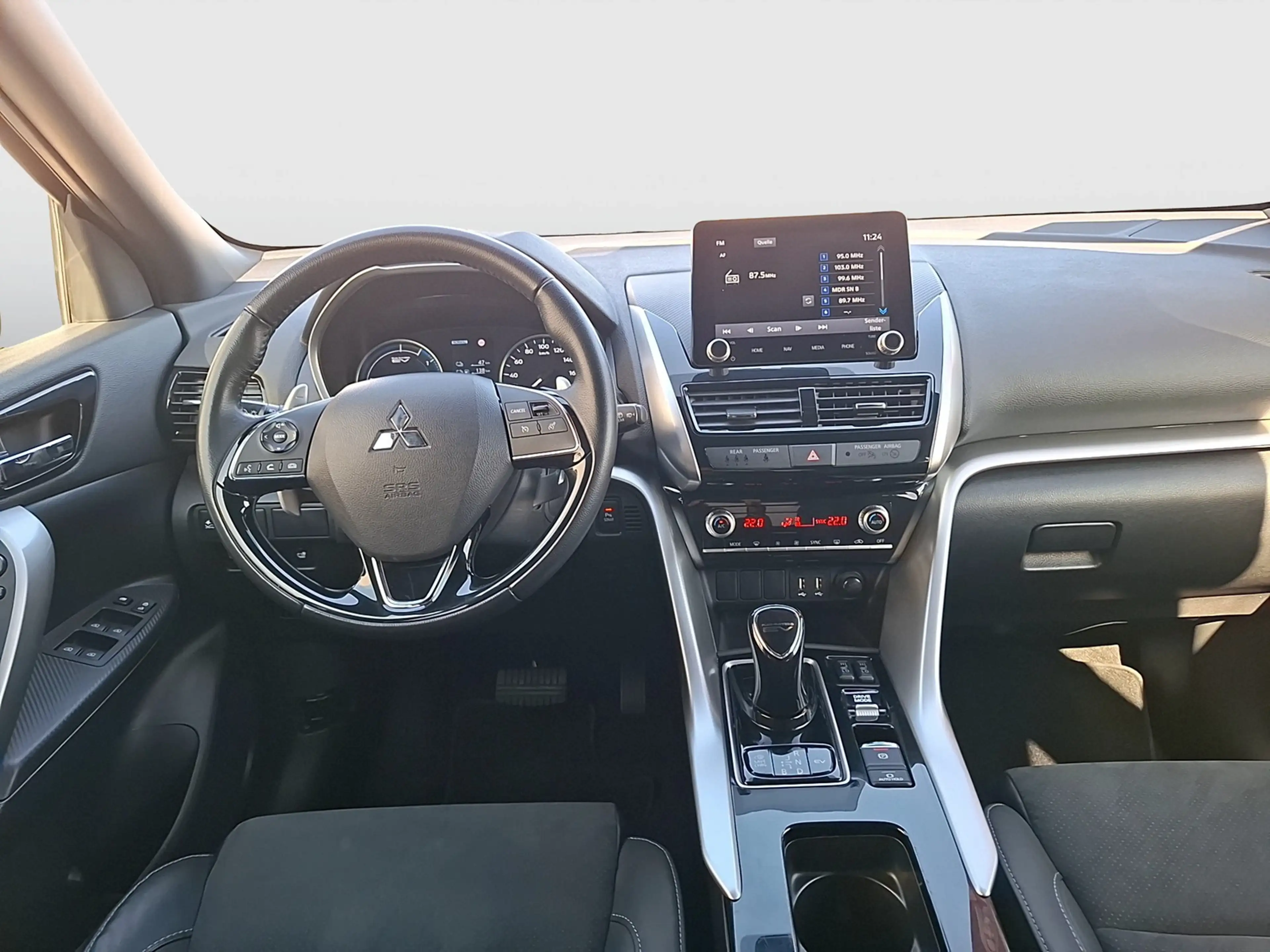 Mitsubishi Eclipse Cross 2.4 MIVED 4WD PHEV LED Navi RFK STH HuD — photo 11