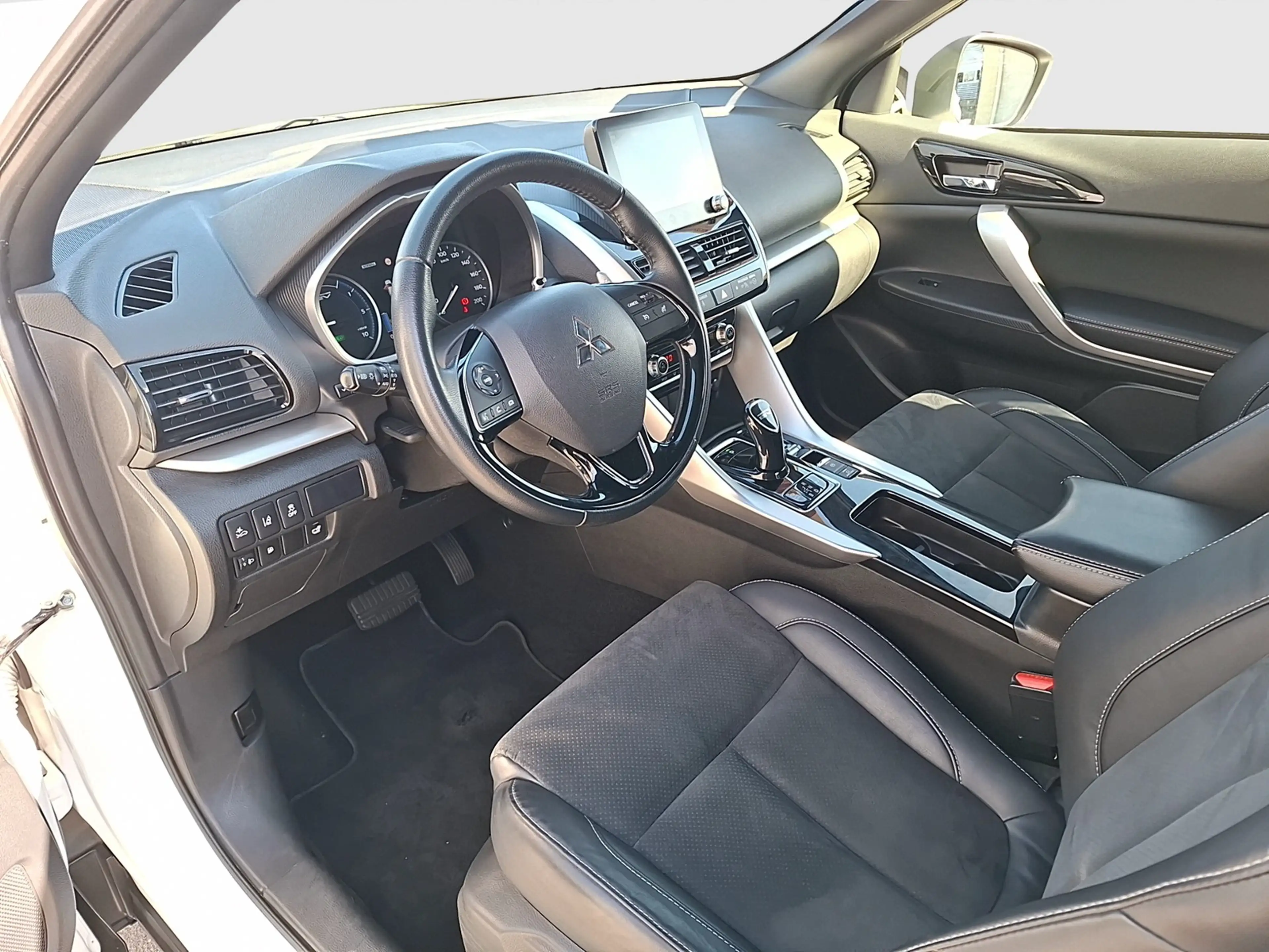 Mitsubishi Eclipse Cross 2.4 MIVED 4WD PHEV LED Navi RFK STH HuD — photo 9