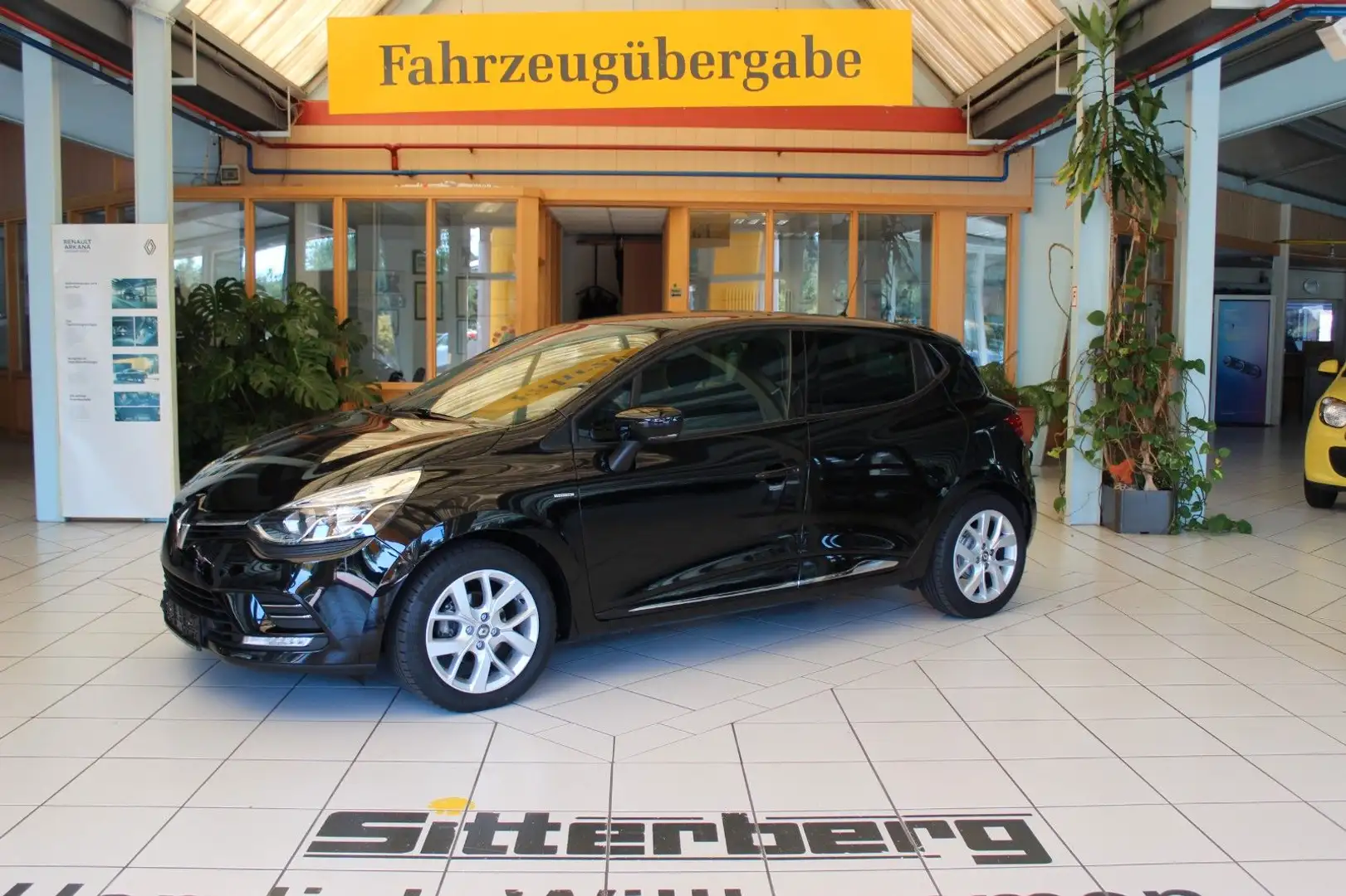 Renault Clio IV Limited TCe 90 Noir - 1