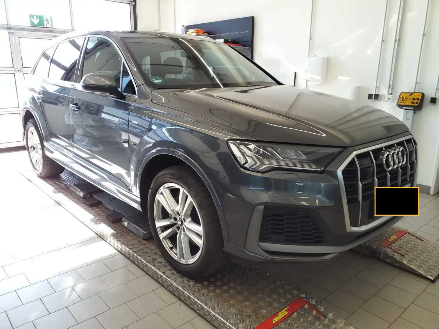 Audi Q7 55 TFSI QUATTRO S LINE PANO*AHK*MATRIX*KAMERA Grau - 2