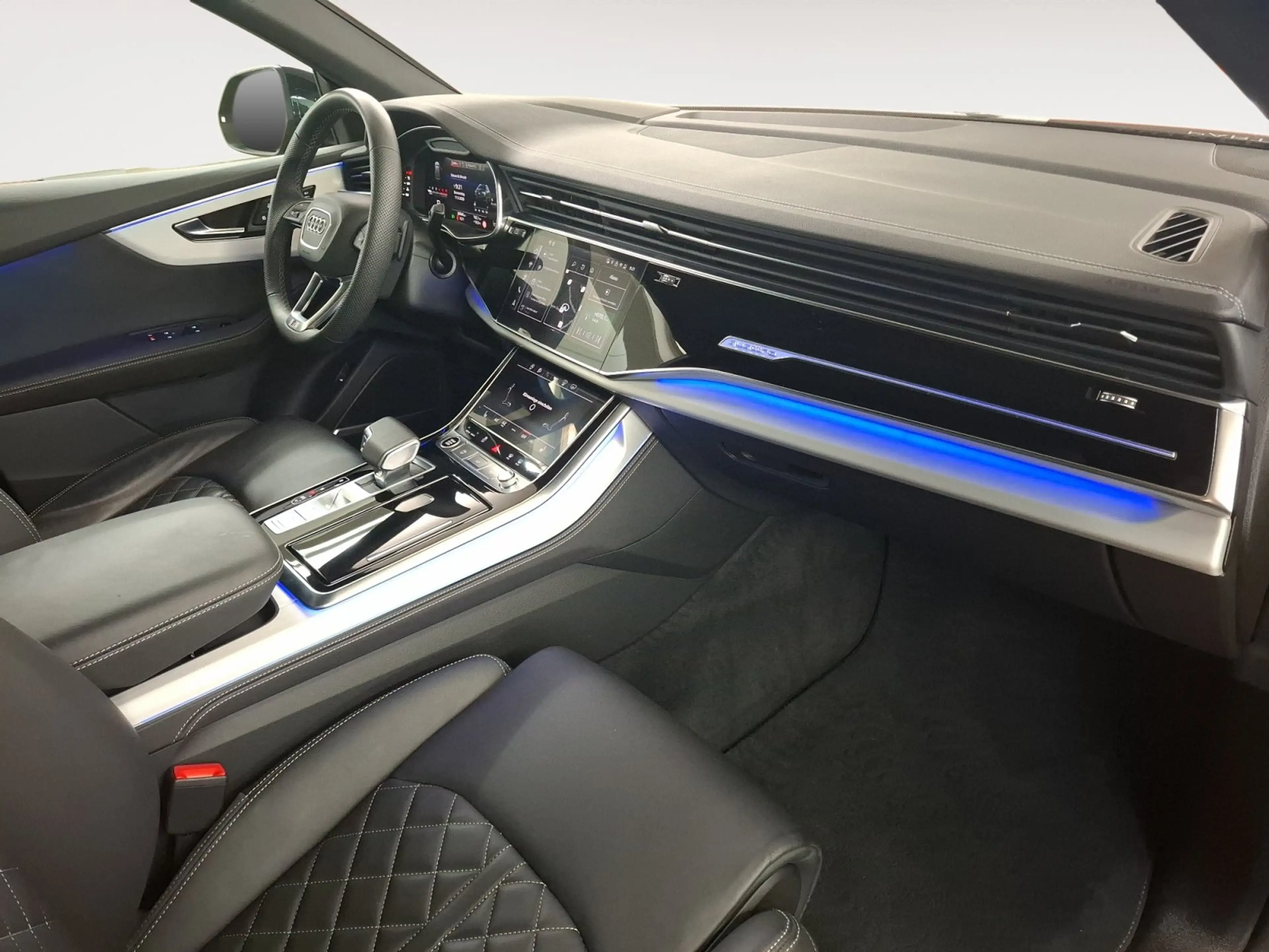 Audi Q8 50 TDI quattro S-Line 360 B&O Pano STH HUD — photo 19