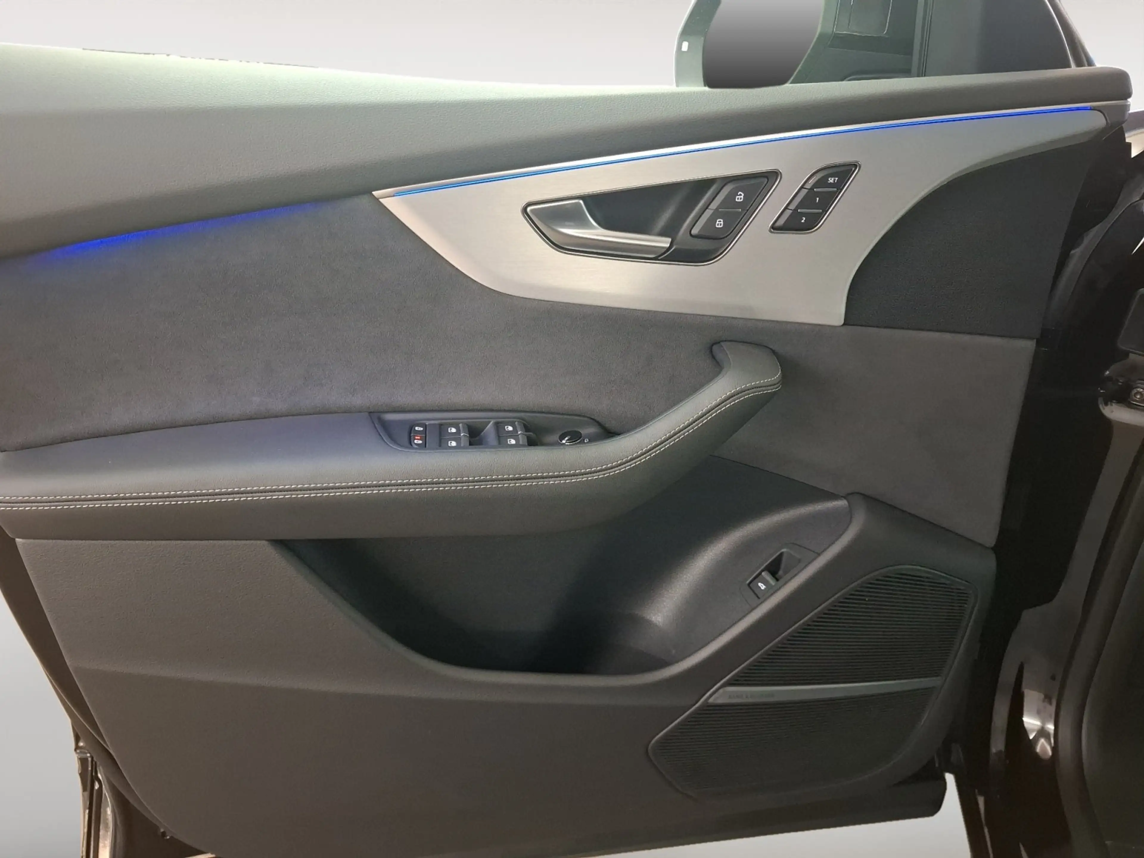 Audi Q8 50 TDI quattro S-Line 360 B&O Pano STH HUD — photo 15