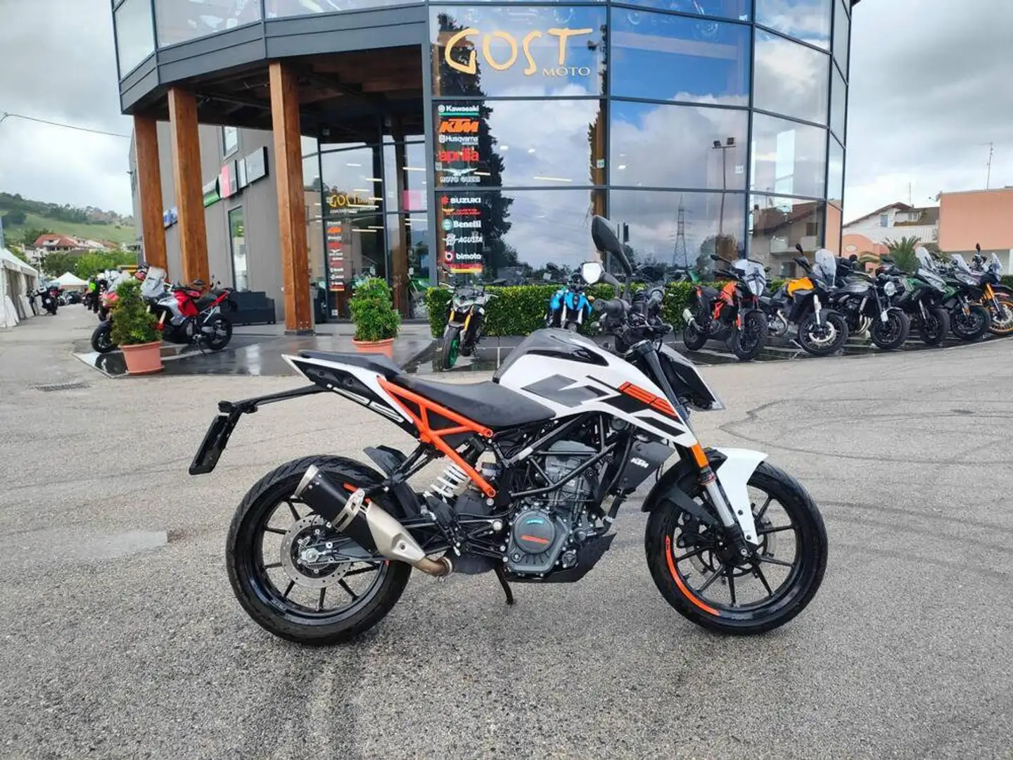 KTM 125 Duke - 1
