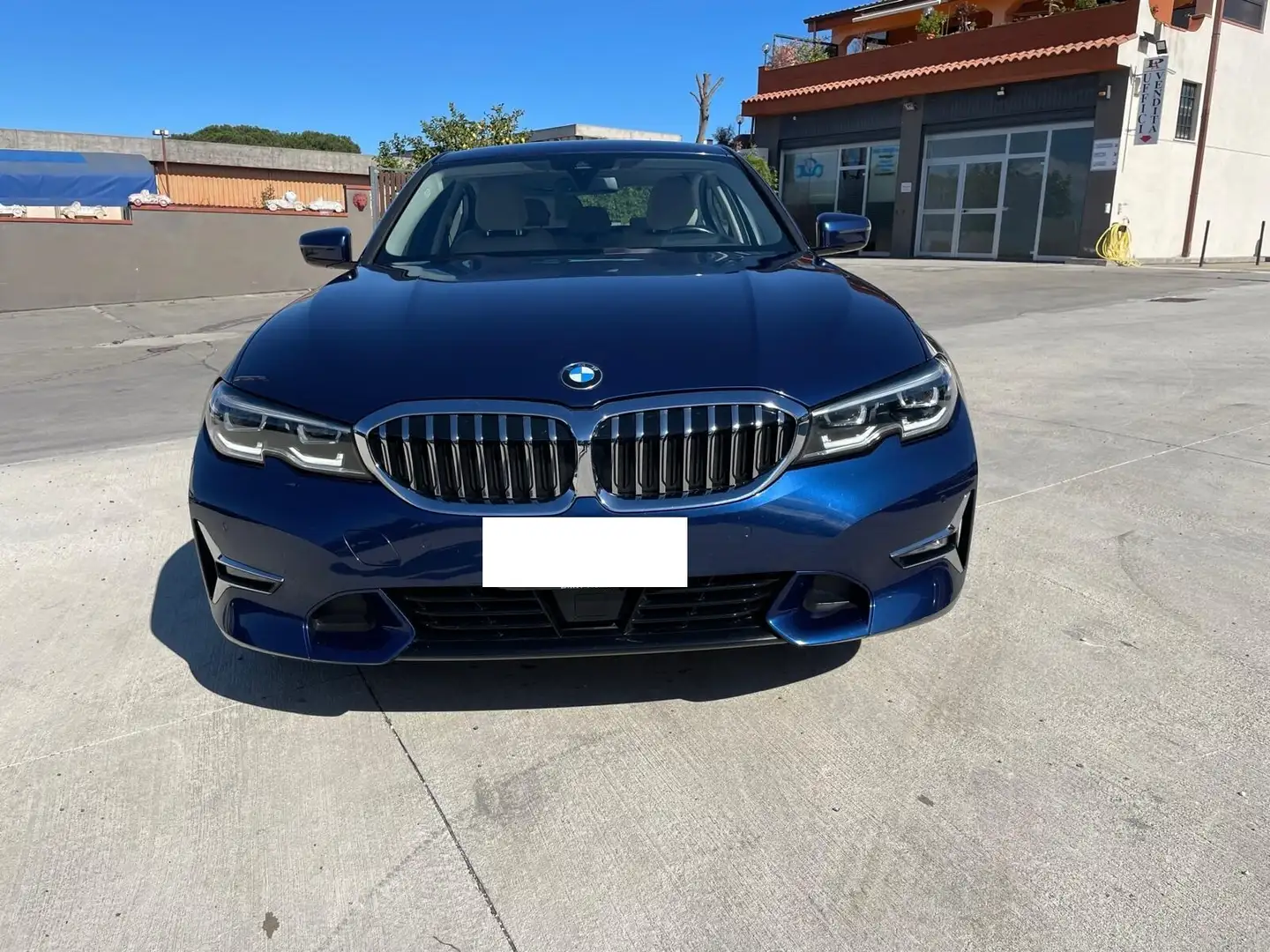 BMW 320 320d xDrive Luxury Blauw - 1