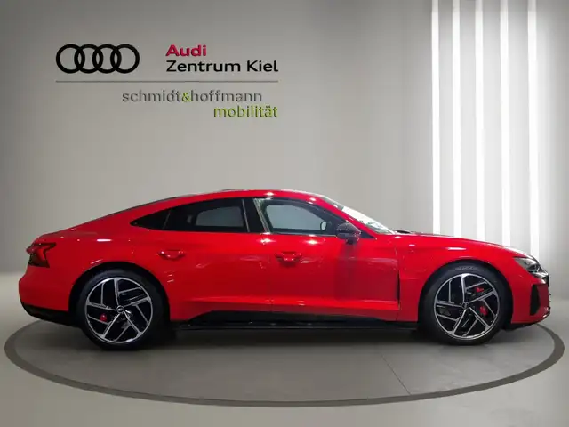 Audi E-Tron GT view 7