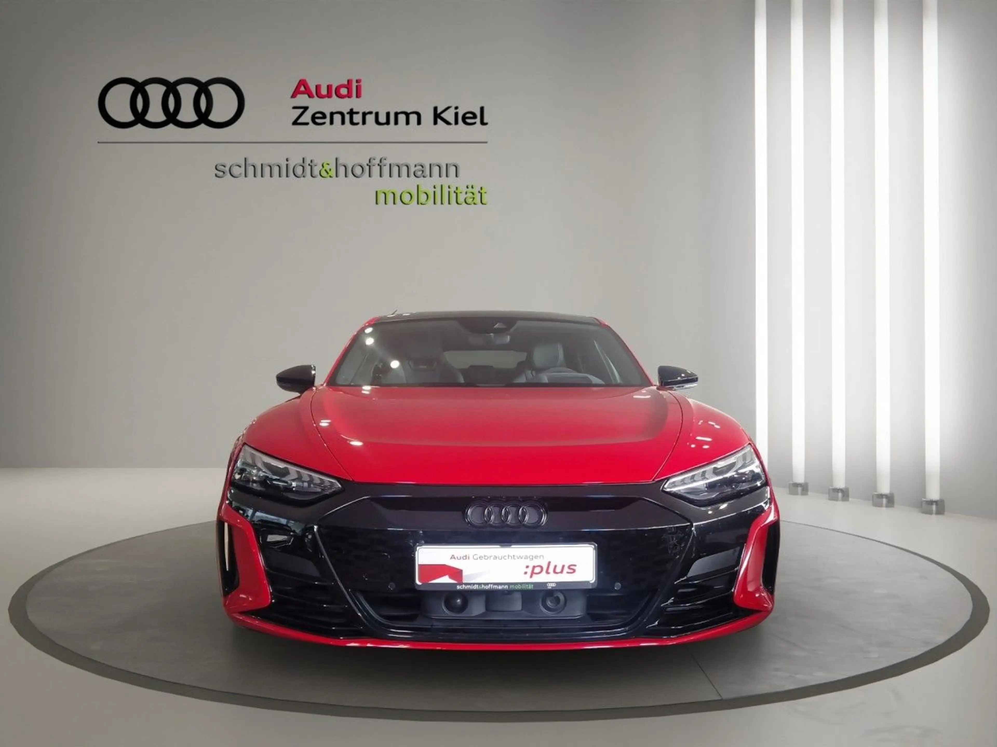Audi RS e-tron GT quattro ACC Matrix-LED Panorama B&O Klima Navi — photo 2