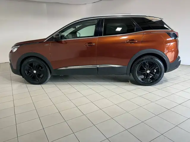 Peugeot 3008 view 3