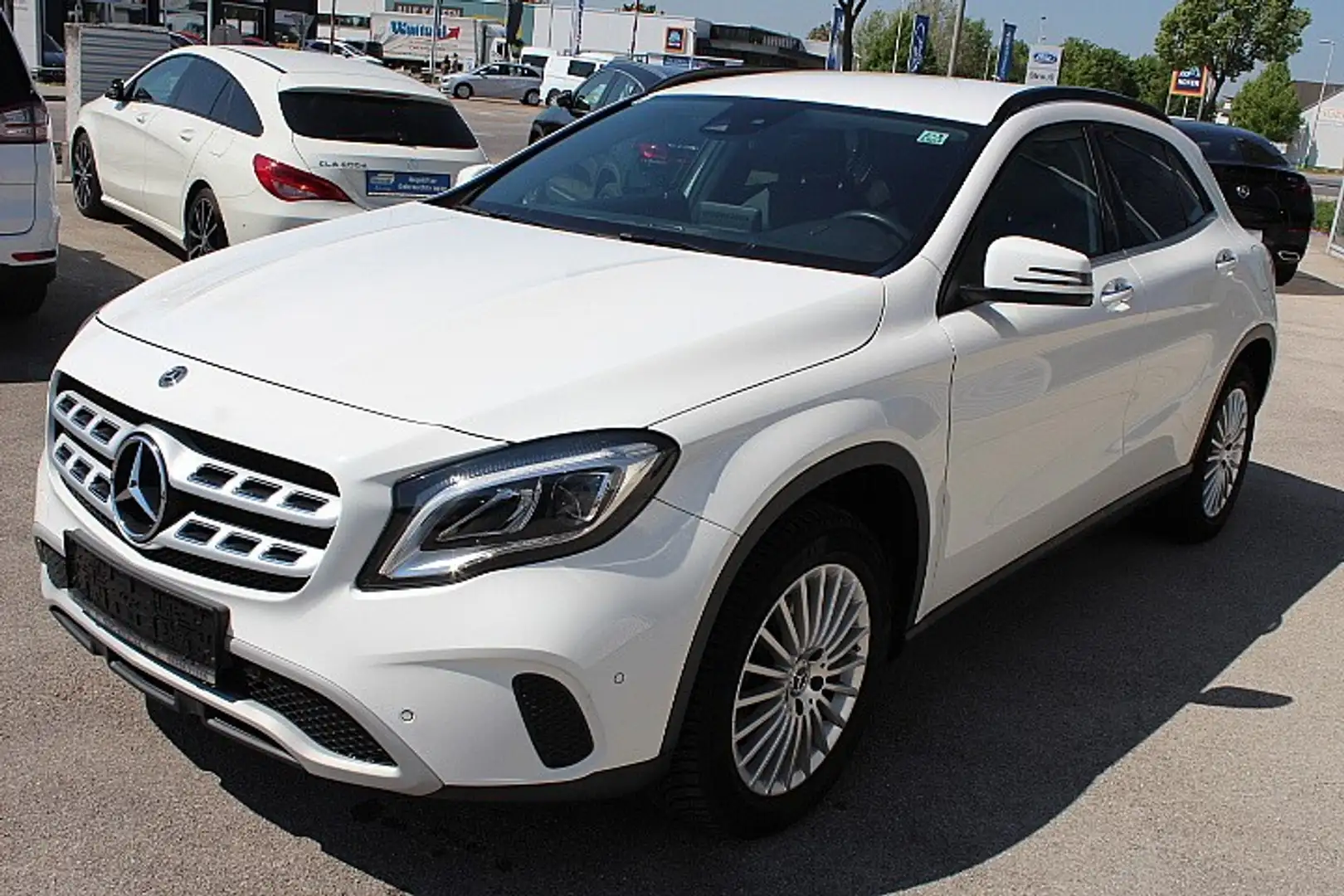 Mercedes-Benz GLA 200 Weiß - 2