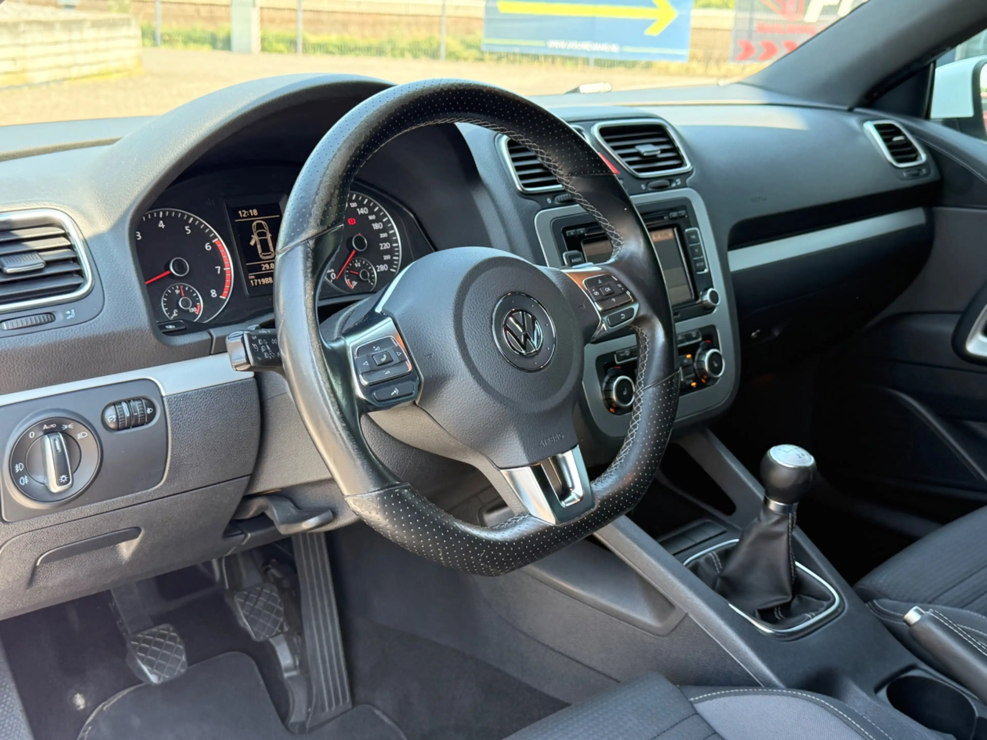 Volkswagen Scirocco 1.4 TSI Highline — photo 3