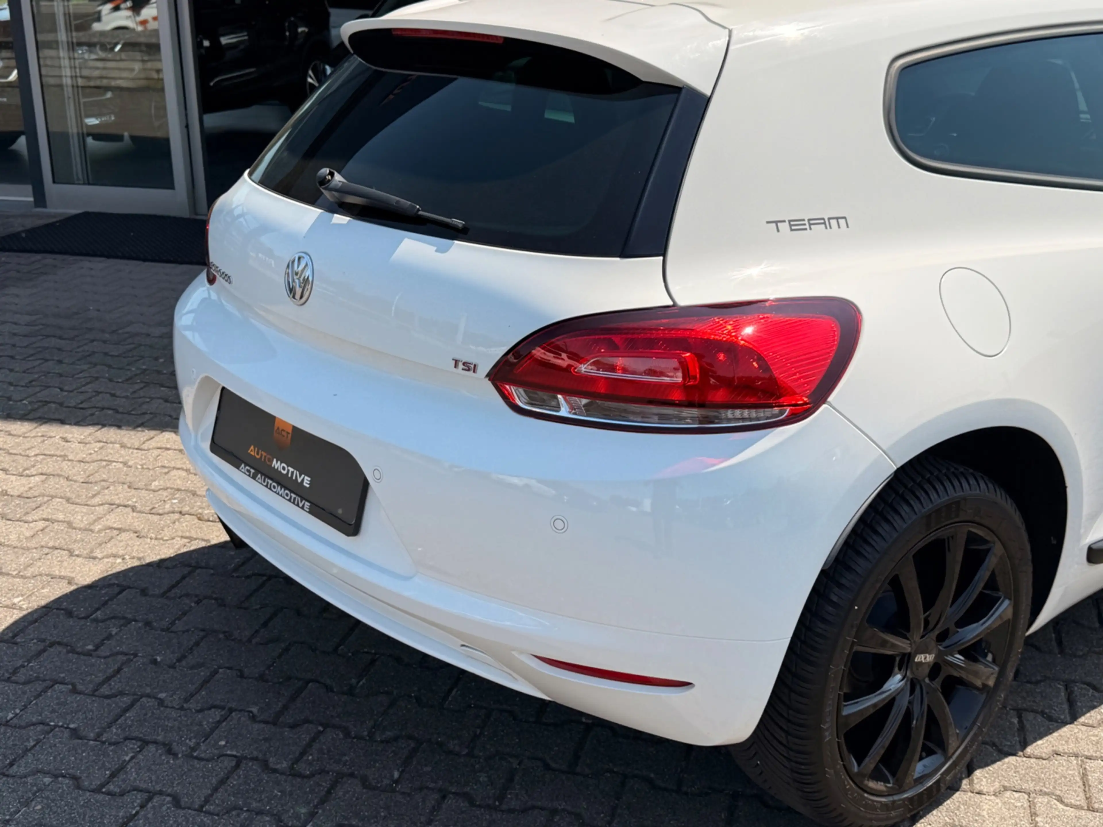 Volkswagen Scirocco 1.4 TSI Highline — photo 11