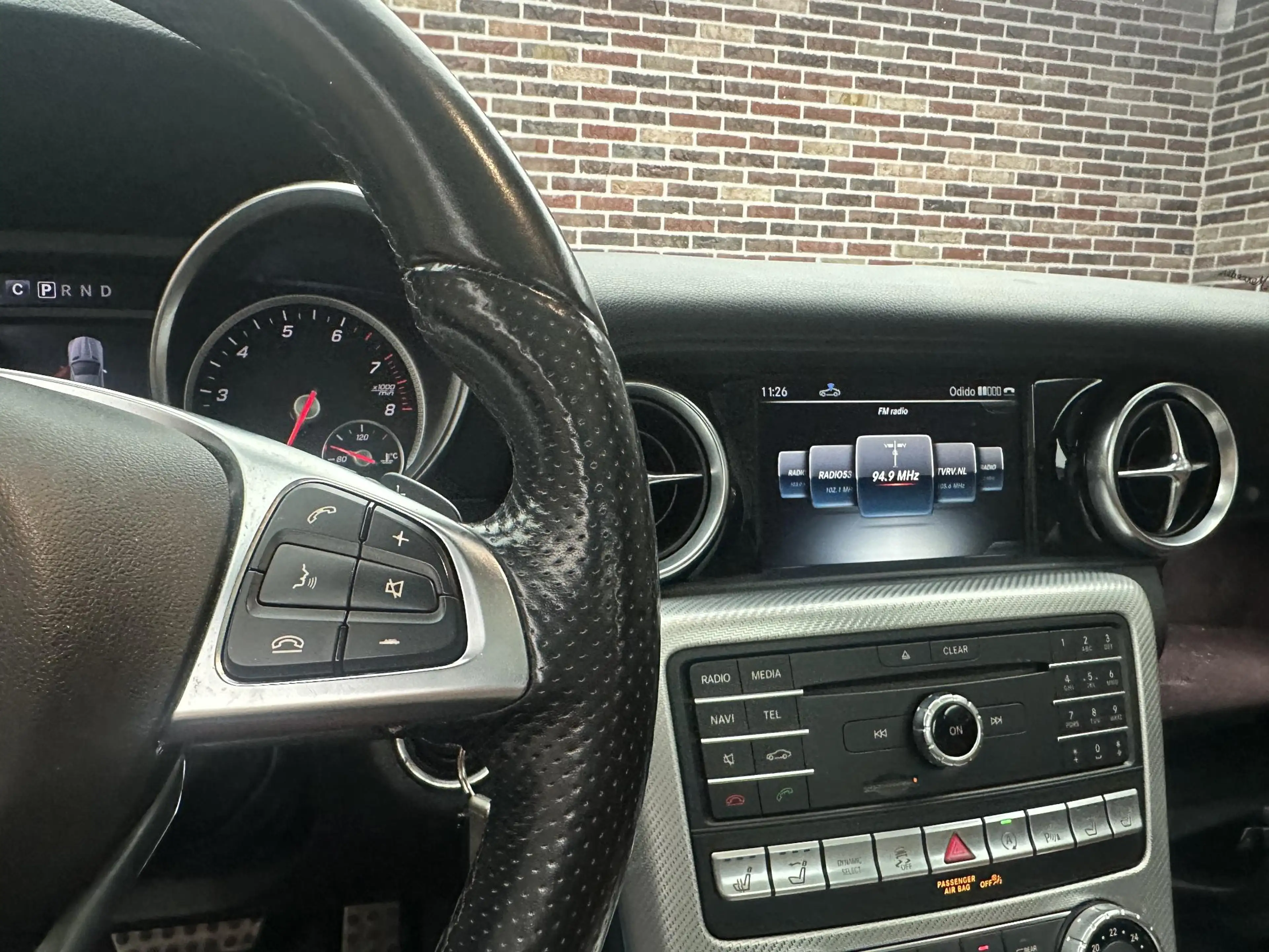 Mercedes-Benz SLC 200 RedArt Edition — photo 13