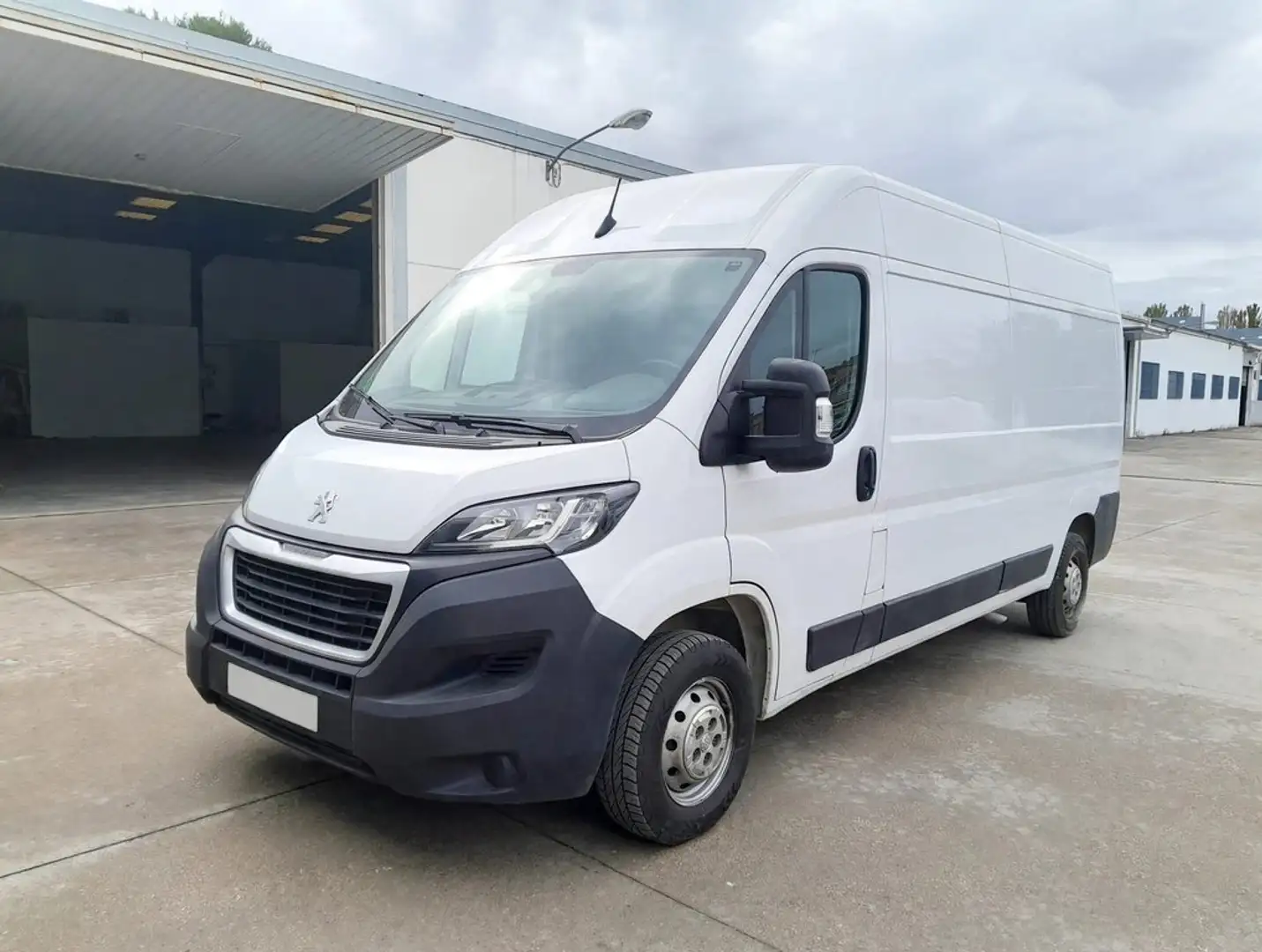 Peugeot Boxer Furgón D.C. 335 L3H2 BHDI 103kW (140cv) Blanco - 1