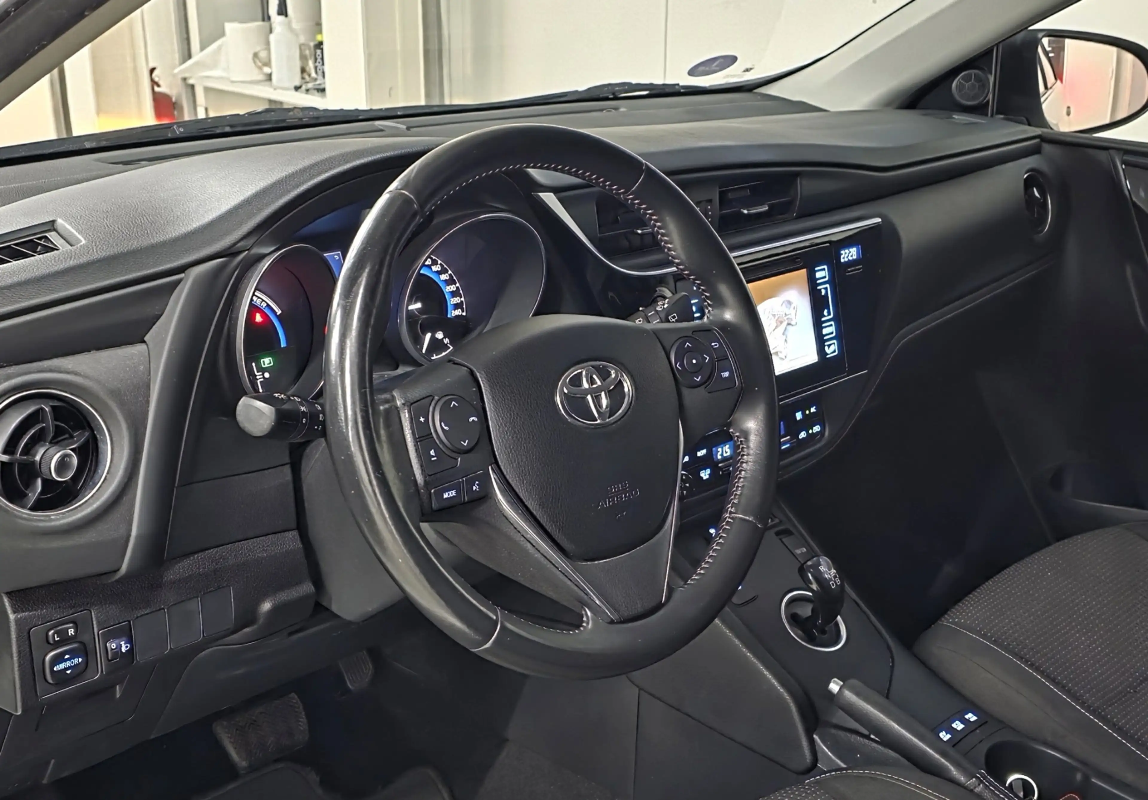 Toyota Auris Touring Sports 1.8 Hybrid Dynamic Dealer Onderhoud — photo 9