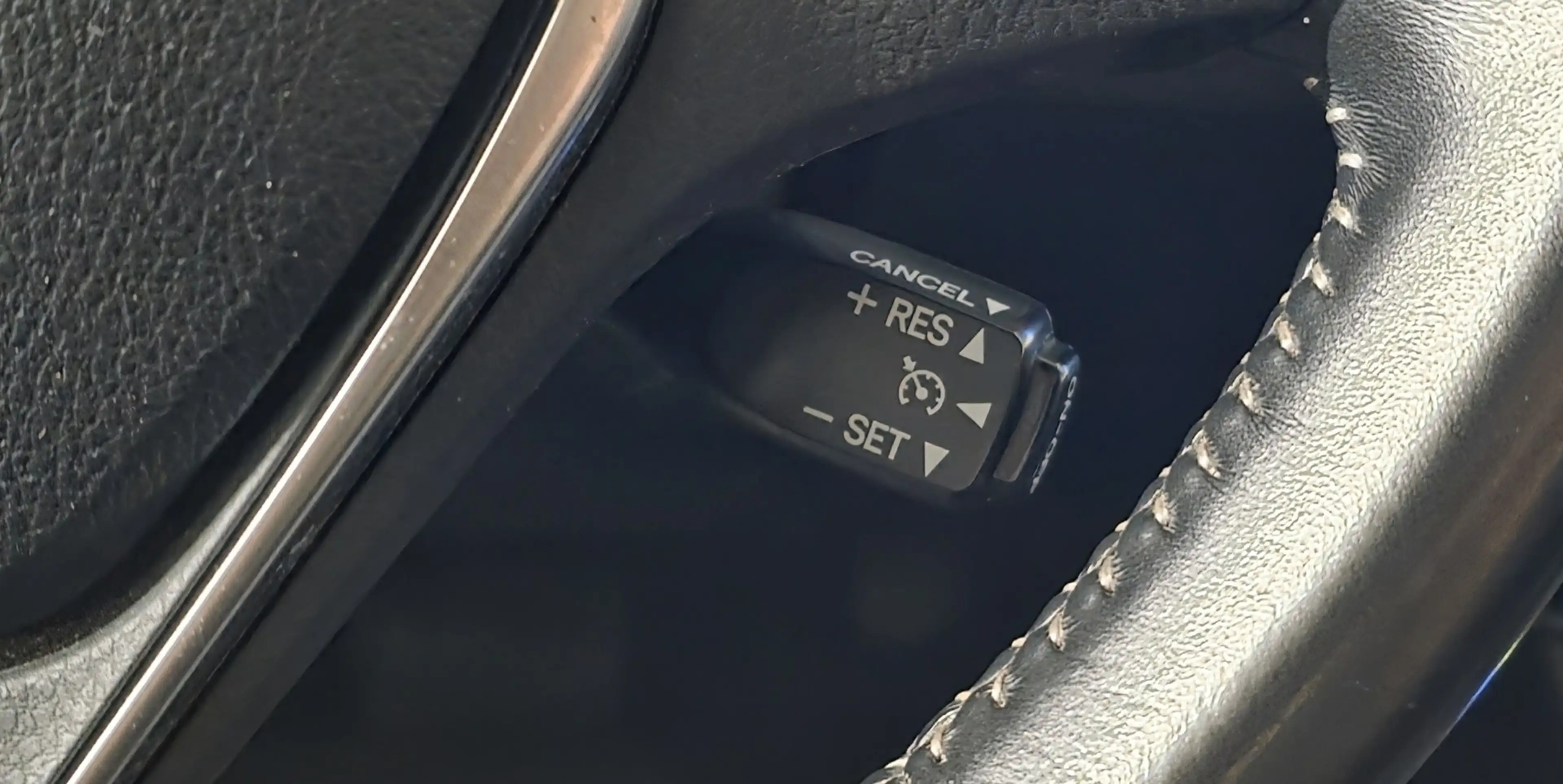 Toyota Auris Touring Sports 1.8 Hybrid Dynamic Dealer Onderhoud — photo 18