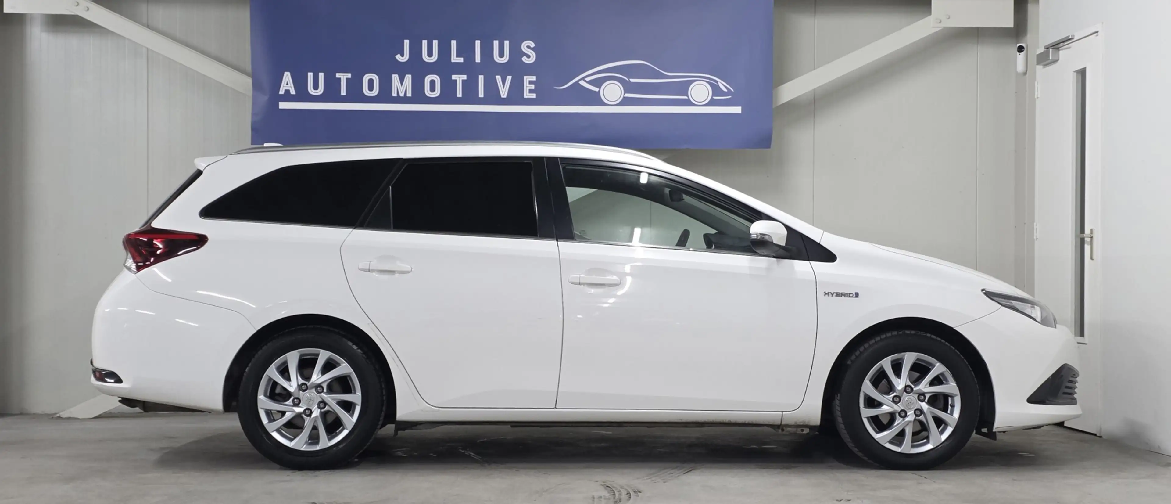Toyota Auris Touring Sports 1.8 Hybrid Dynamic Dealer Onderhoud — photo 5