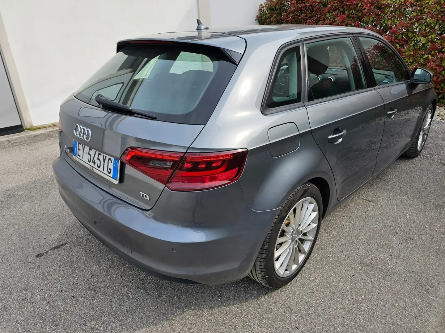 Audi A3 2.0 tdi Ambition s-tronic Grigio - 2