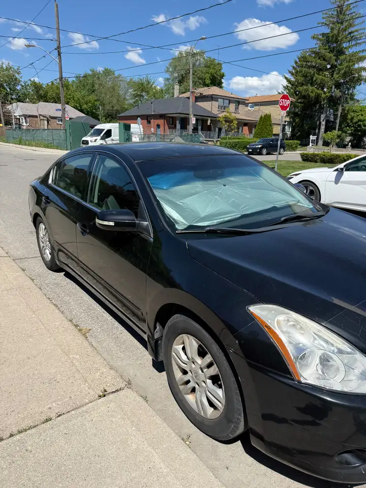 Nissan Altima снимка Nissan Altima