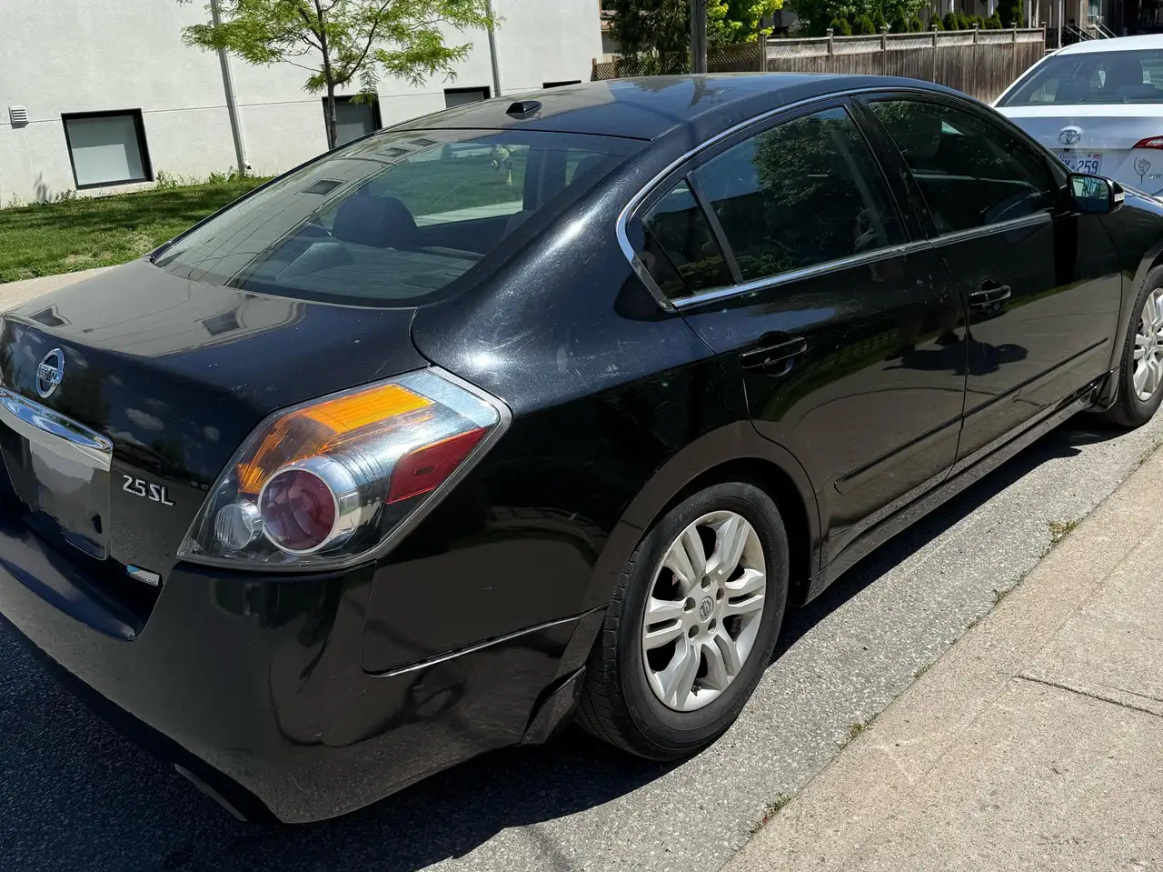 Nissan Altima снимка Nissan Altima