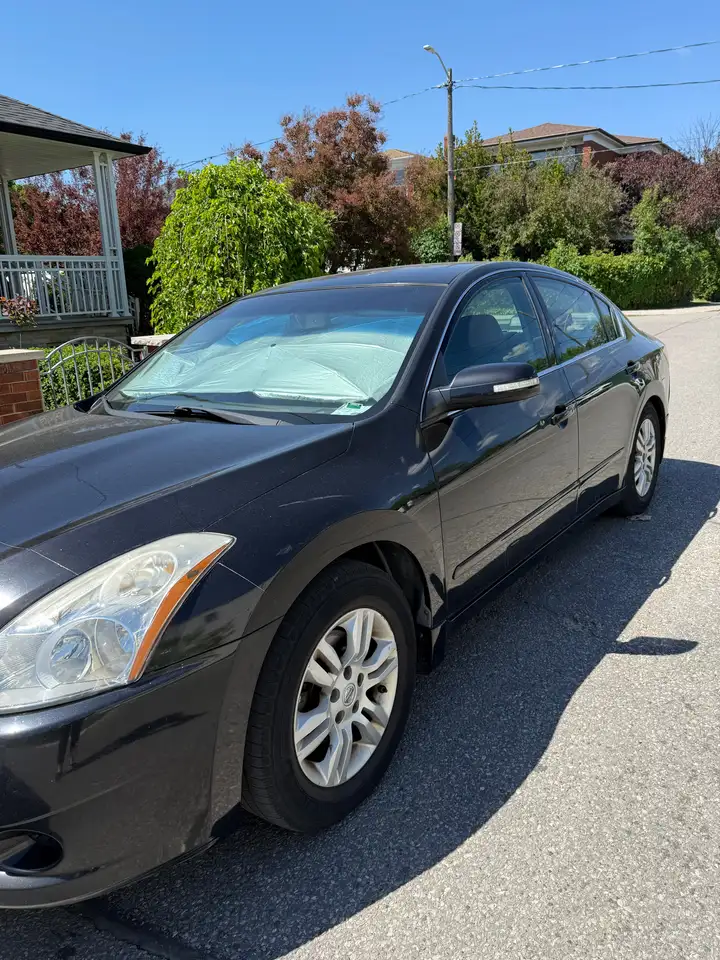 Nissan Altima снимка Nissan Altima