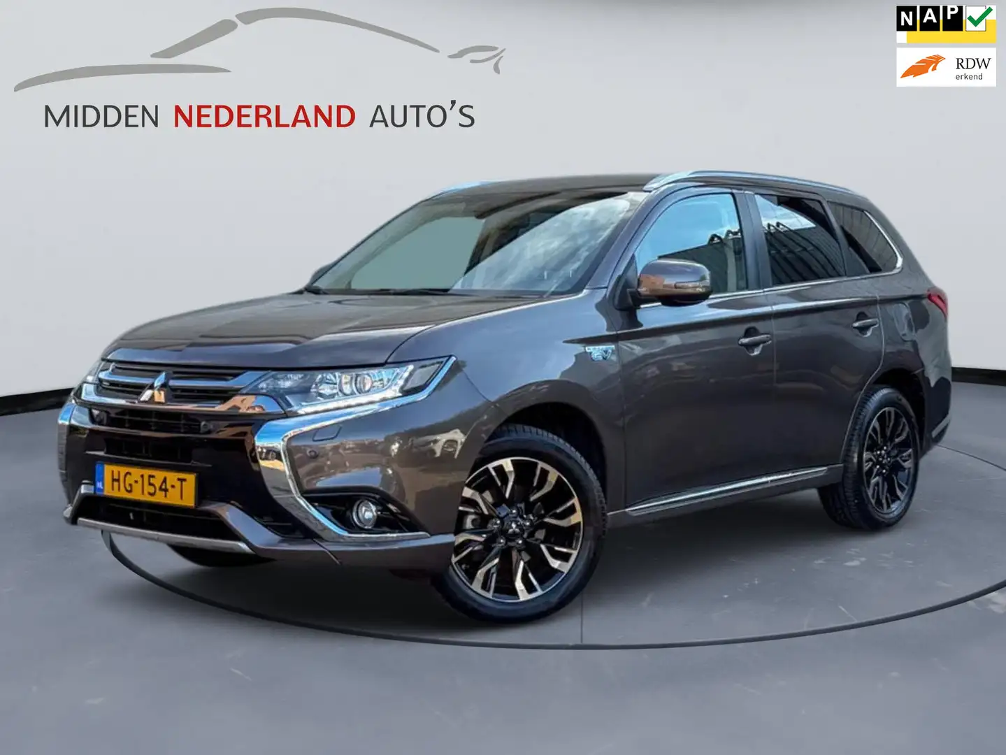 Mitsubishi Outlander 2.0 PHEV Executive Edition * CAMERA * STOELVERWARM Brun - 1