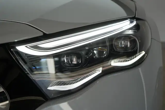 Mercedes-Benz E-Class view 7