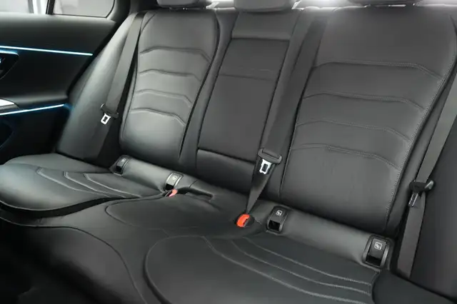 Mercedes-Benz E-Class view 19