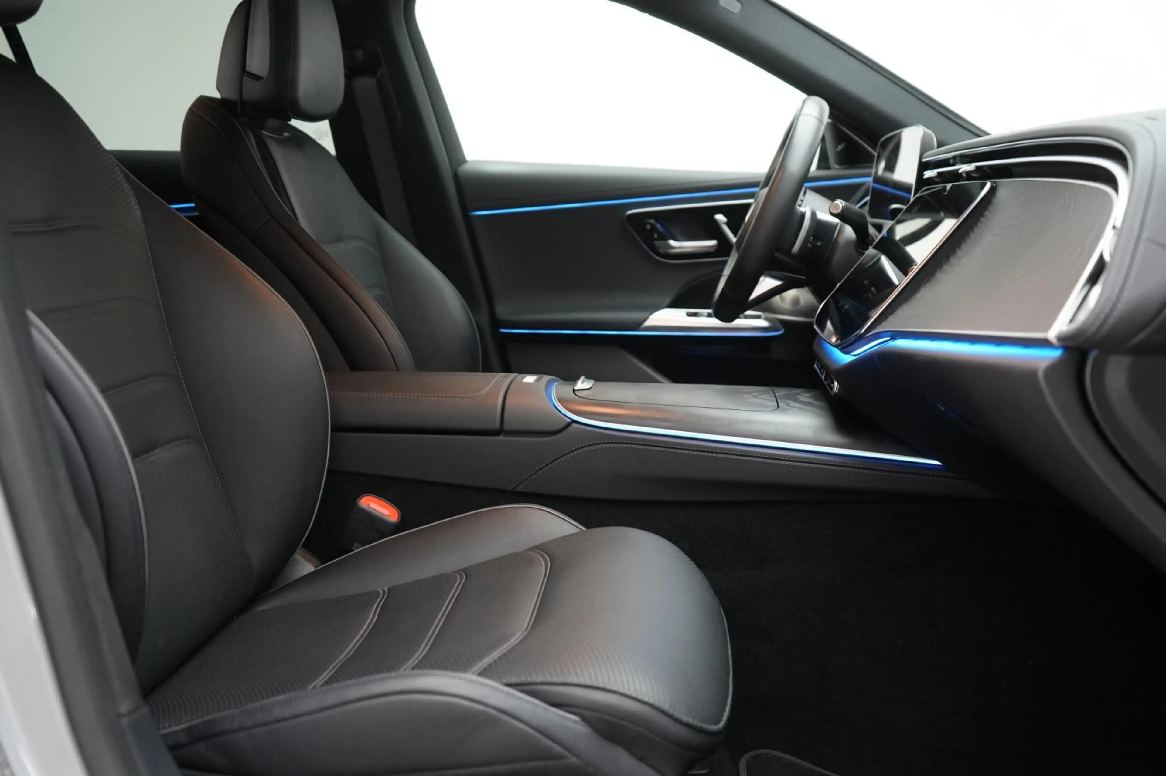 Mercedes-Benz E 450 4Matic 9G-Tronic AMG Line 360Kamera/Leder/ — photo 14