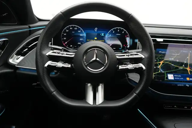 Mercedes-Benz E-Class view 22