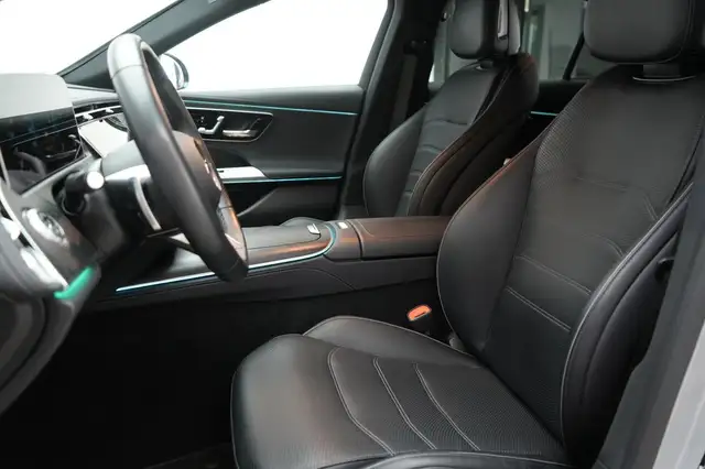 Mercedes-Benz E-Class view 20