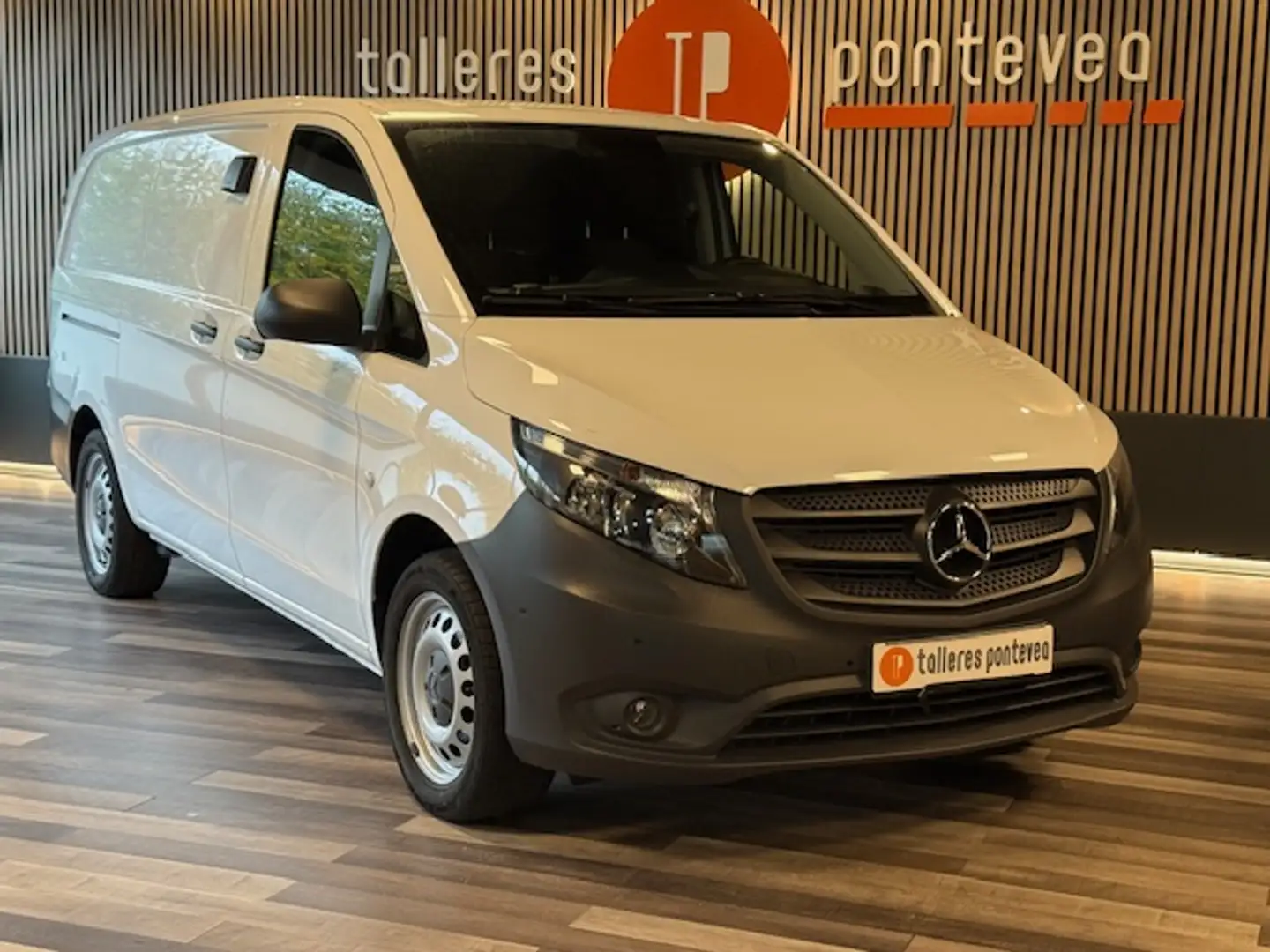 Mercedes-Benz Vito Furgón 114CDI tD Pro Larga 7G-Tronic Wit - 2