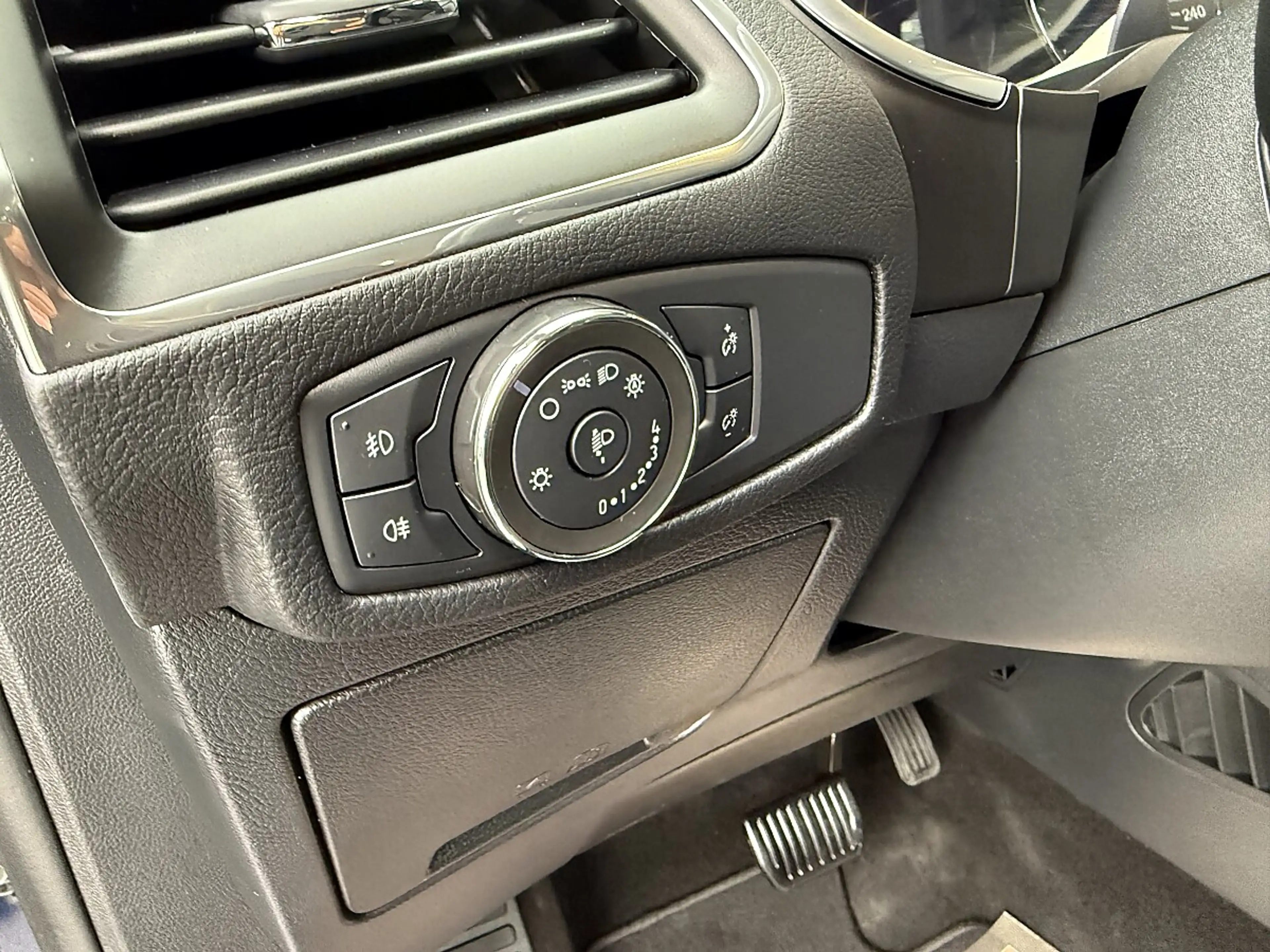 Ford Galaxy 2.0 EcoBlue Titanium Start/Stopp (EURO 6d) — photo 12