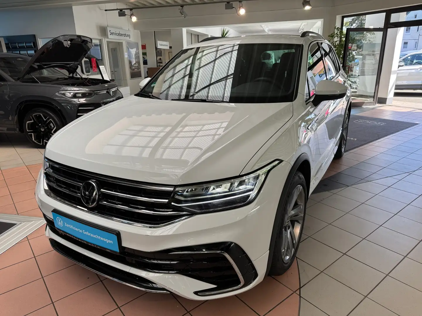 Volkswagen Tiguan 2.0 TDI R-Line+ACC+DSG Leder+AHK+LED+Navi Weiß - 2