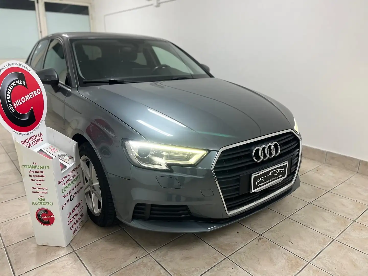 Audi A3 SPB 1.6 TDI S tronic Design Grijs - 1