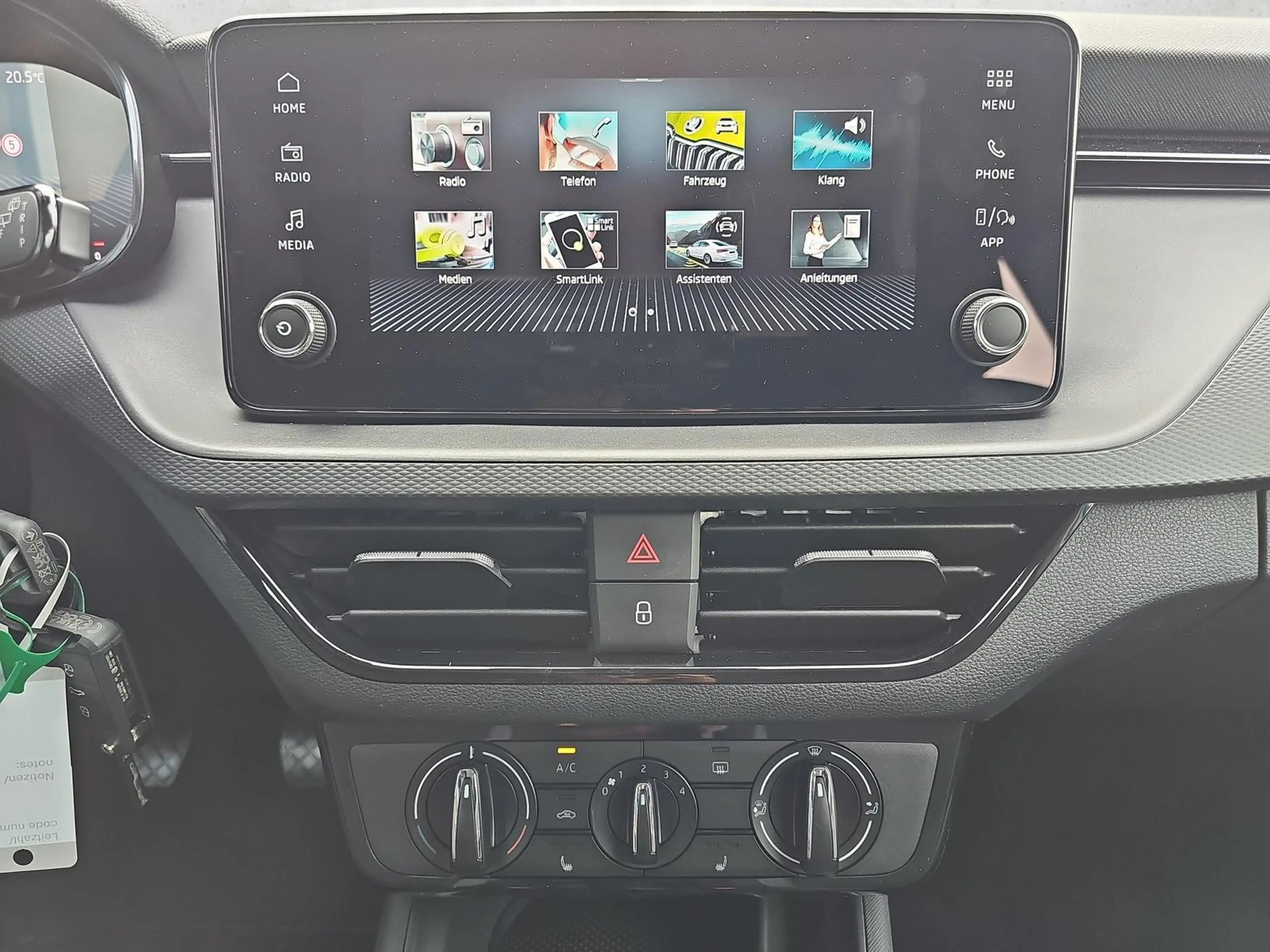 Skoda Scala 1.0 TSI Essence / Sitzheizung / PDC hinten — photo 13