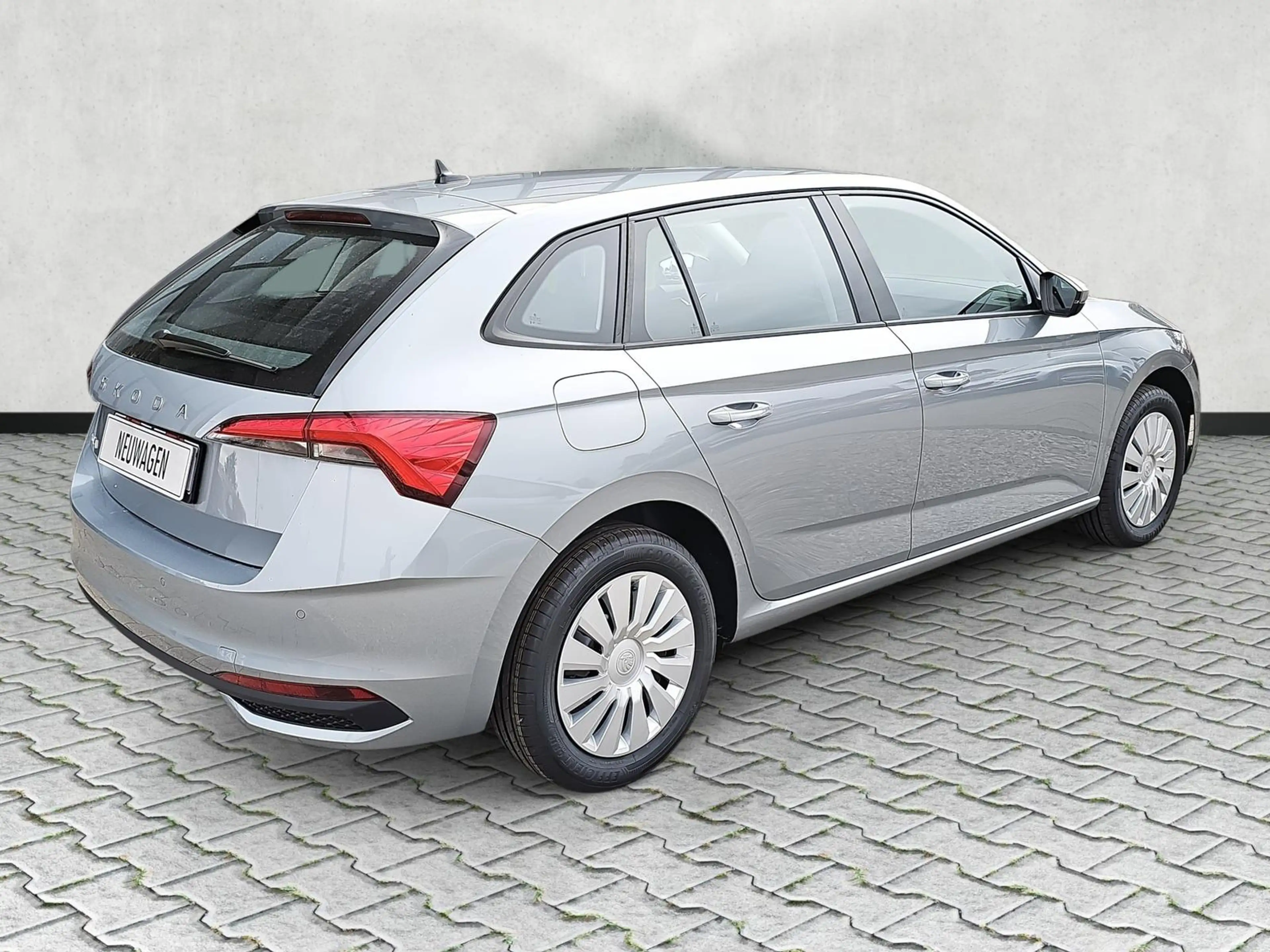 Skoda Scala 1.0 TSI Essence / Sitzheizung / PDC hinten — photo 8