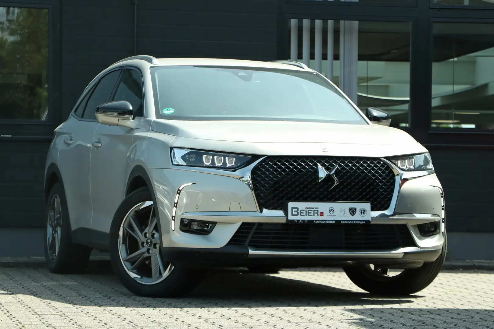 DS Automobiles DS 7 Crossback DS7 Crossback  Hybrid 4x2 Rivoli+ Navi./ Sitzh./ P Beige - 2