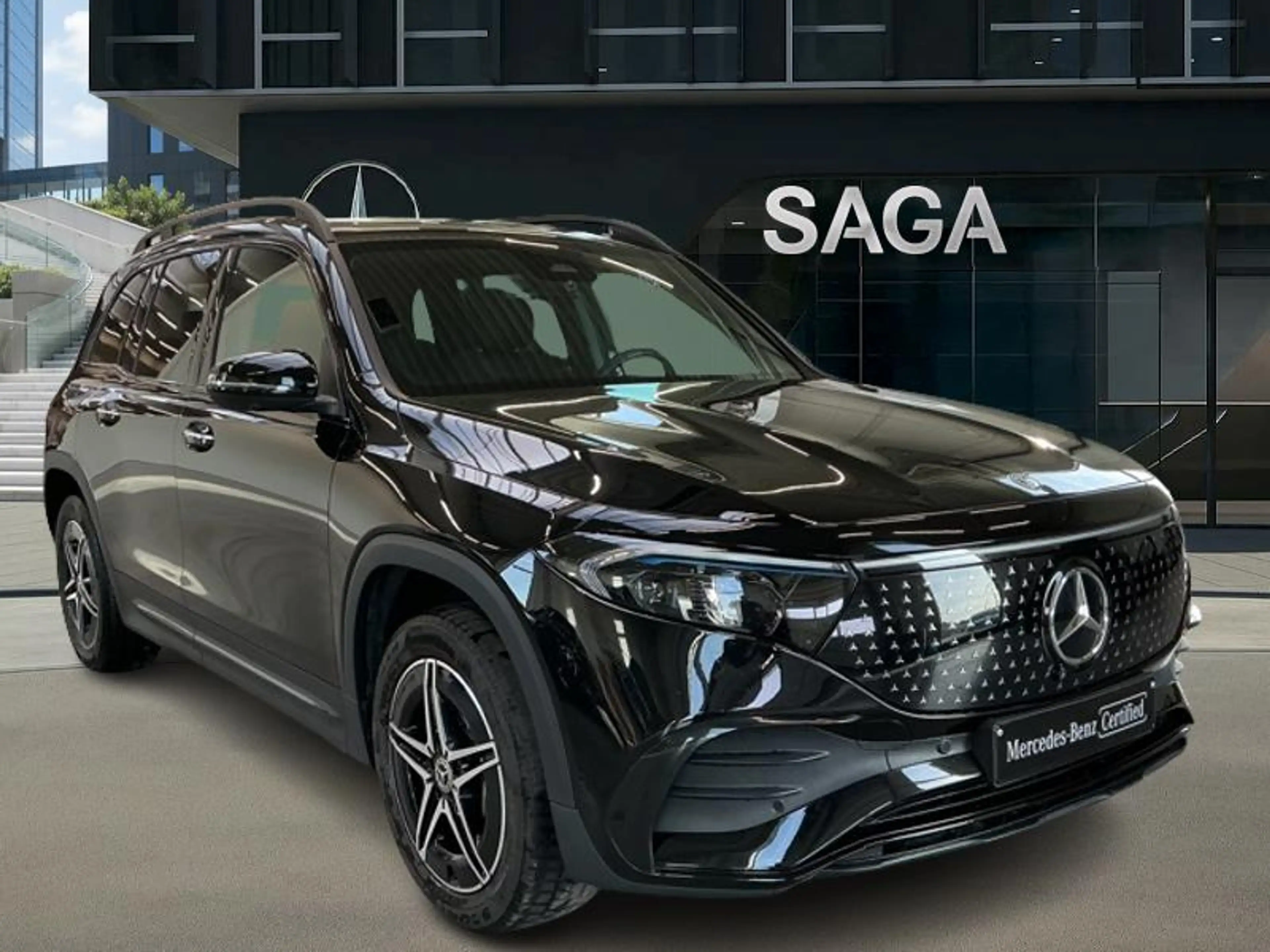 Mercedes-Benz EQB 250 + AMG Pack Night Toit Pano — photo 7