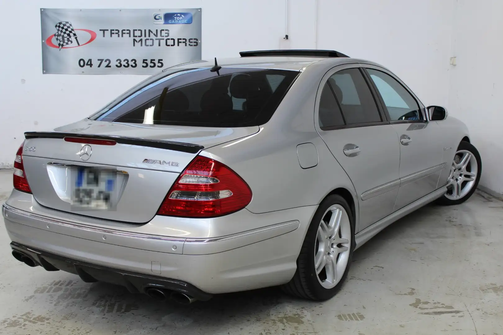 Mercedes-Benz E 55 AMG E 55 AMG (211.076) Šedá - 2
