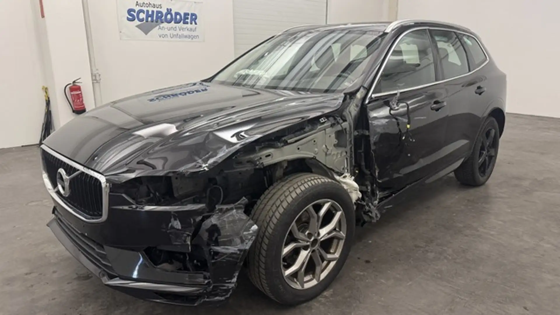 Volvo XC60 D4 Momentum Pro Aut. *Leder*Kamera* Noir - 2