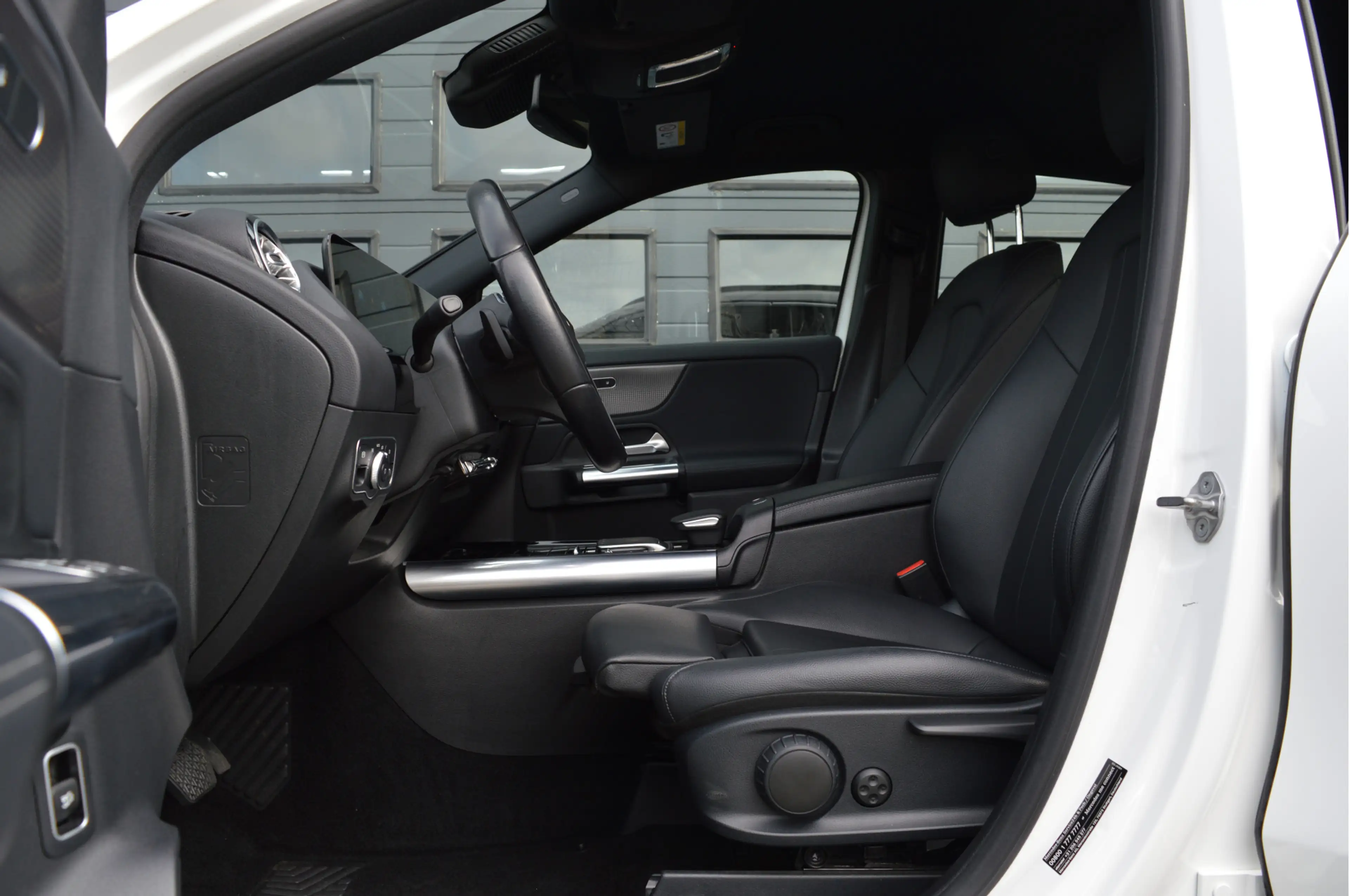 Mercedes-Benz GLA 200 Business Solution Luxury | CAMERA | TREKHAAK | SFE — photo 8