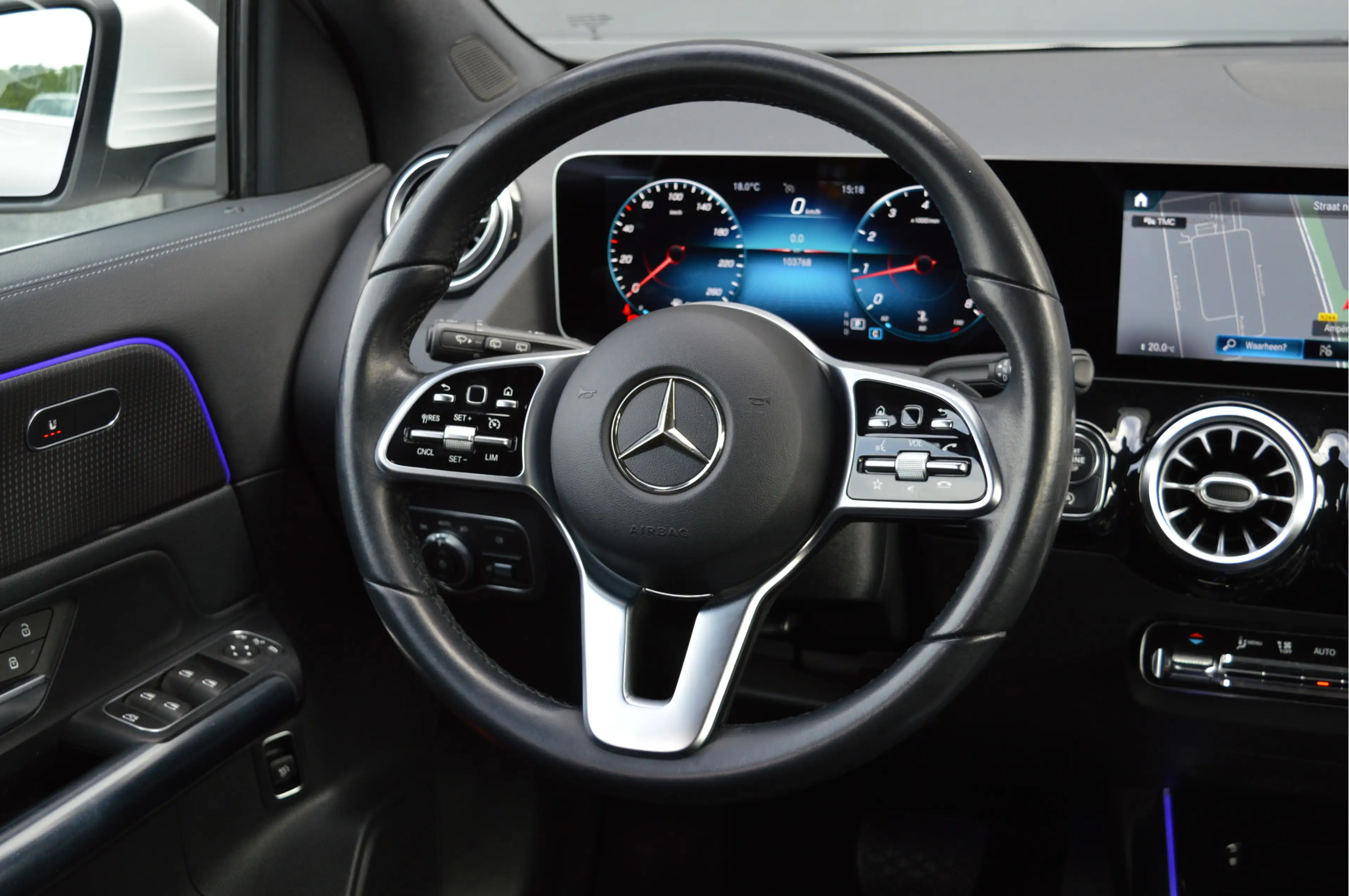 Mercedes-Benz GLA 200 Business Solution Luxury | CAMERA | TREKHAAK | SFE — photo 22