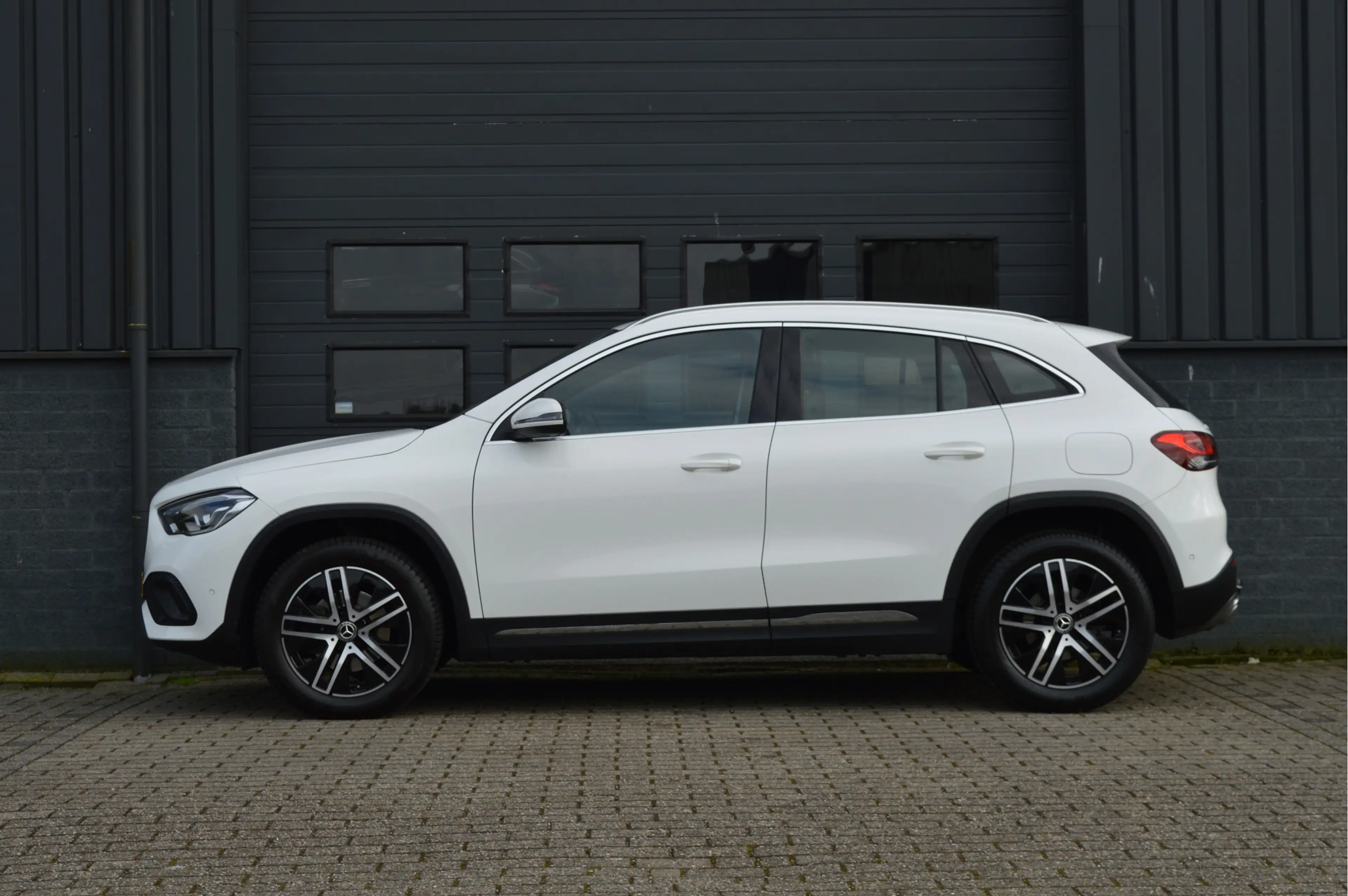 Mercedes-Benz GLA 200 Business Solution Luxury | CAMERA | TREKHAAK | SFE — photo 3