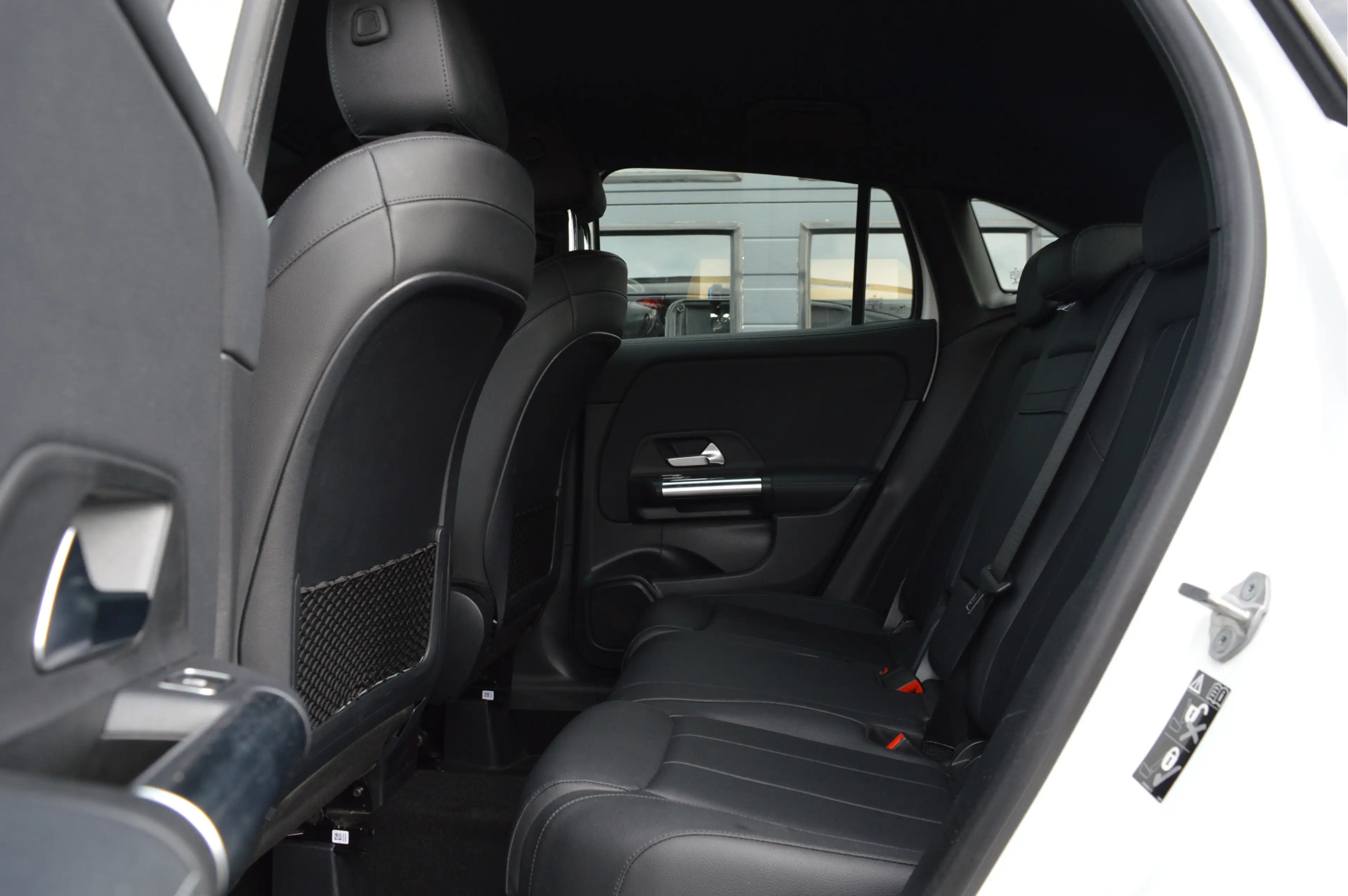 Mercedes-Benz GLA 200 Business Solution Luxury | CAMERA | TREKHAAK | SFE — photo 10