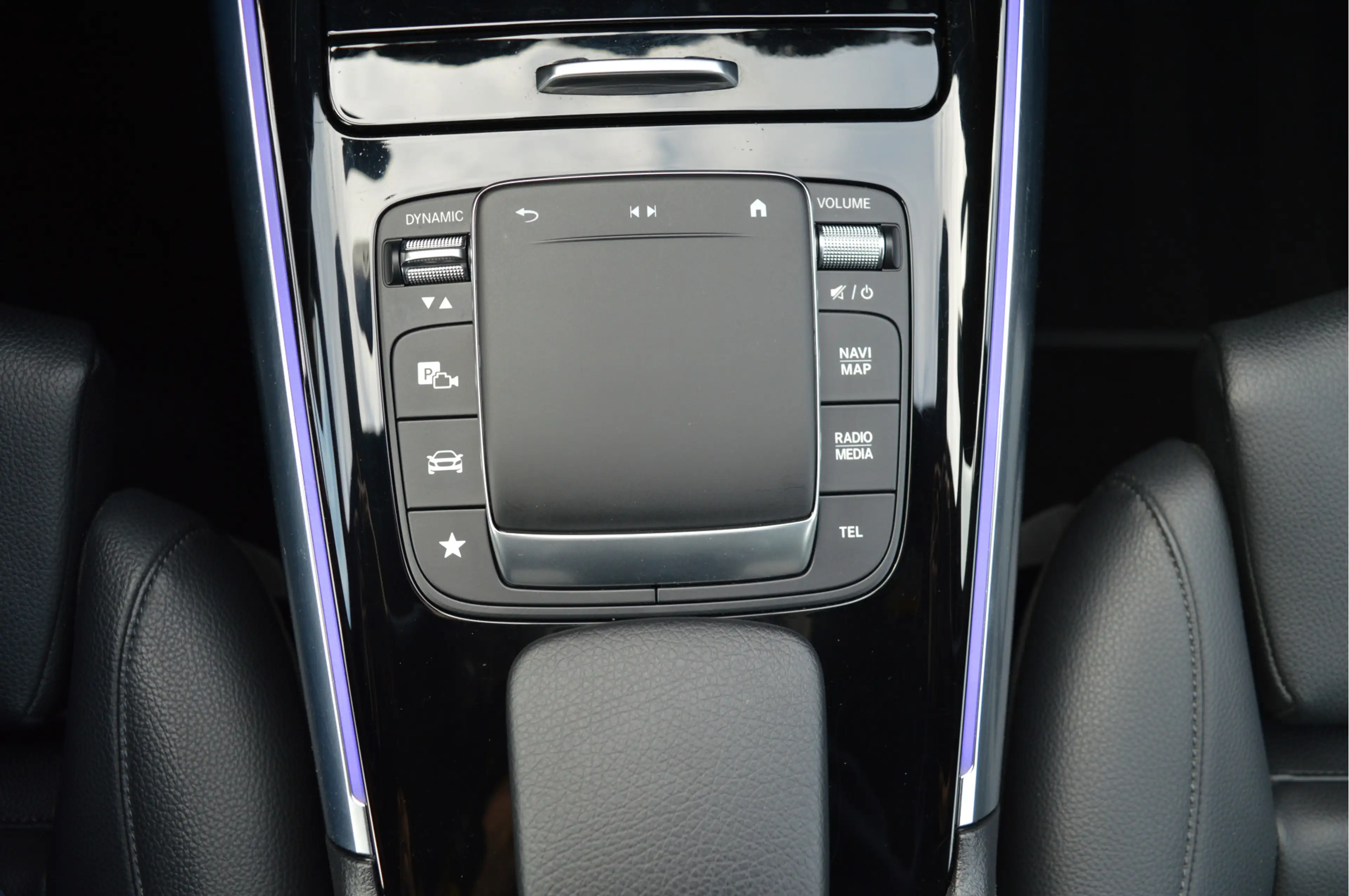 Mercedes-Benz GLA 200 Business Solution Luxury | CAMERA | TREKHAAK | SFE — photo 15