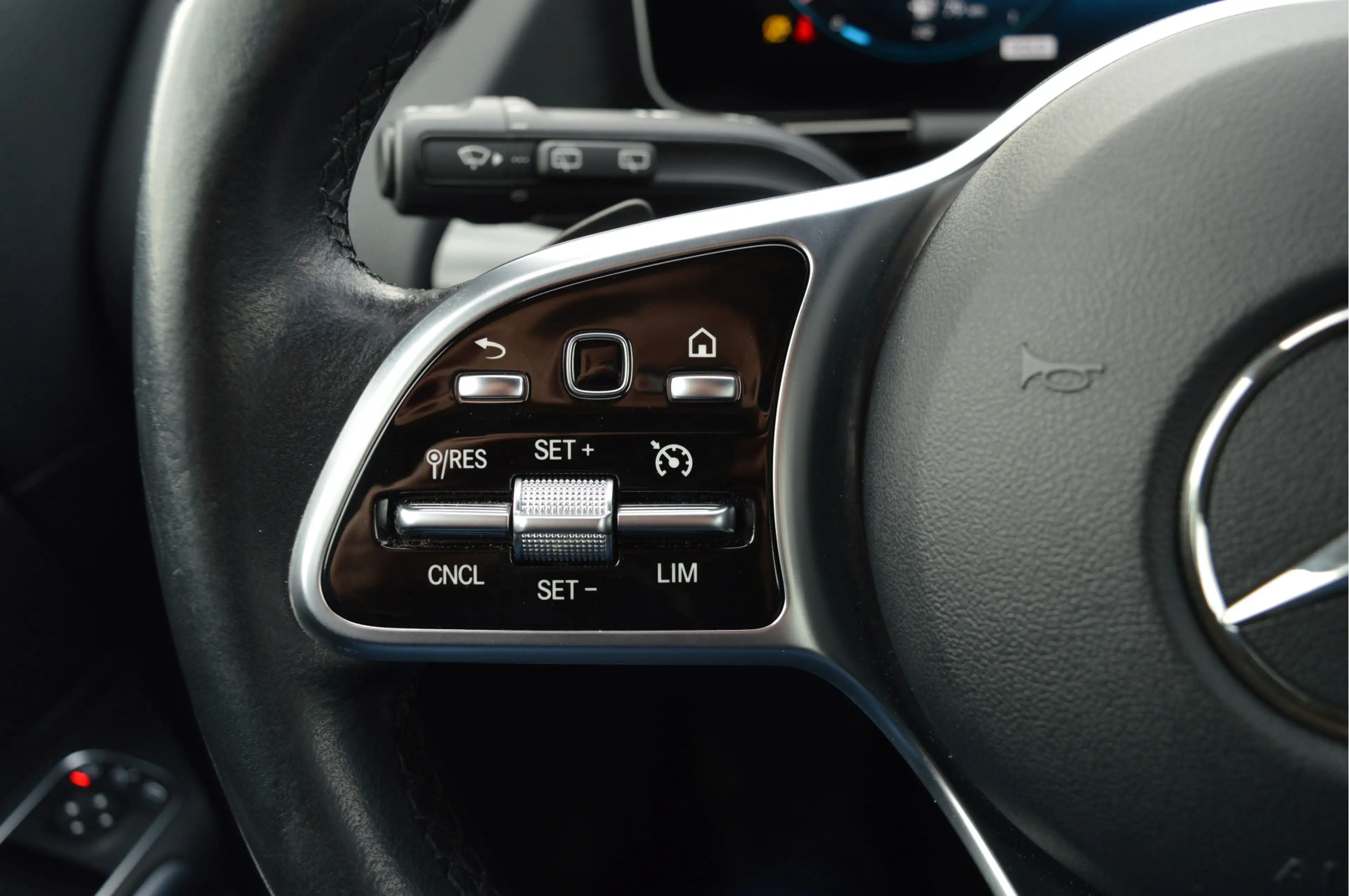 Mercedes-Benz GLA 200 Business Solution Luxury | CAMERA | TREKHAAK | SFE — photo 16