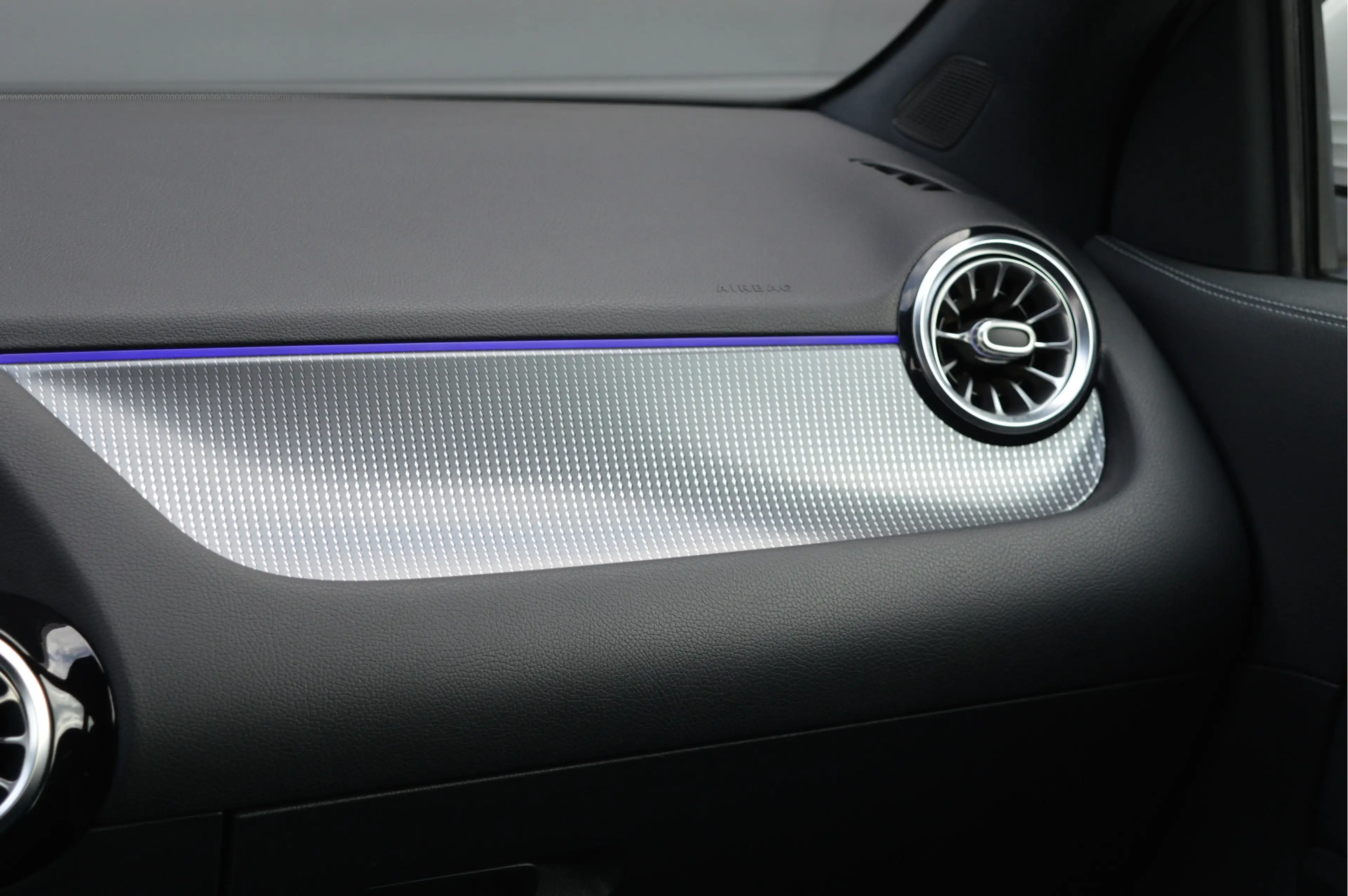 Mercedes-Benz GLA 200 Business Solution Luxury | CAMERA | TREKHAAK | SFE — photo 24