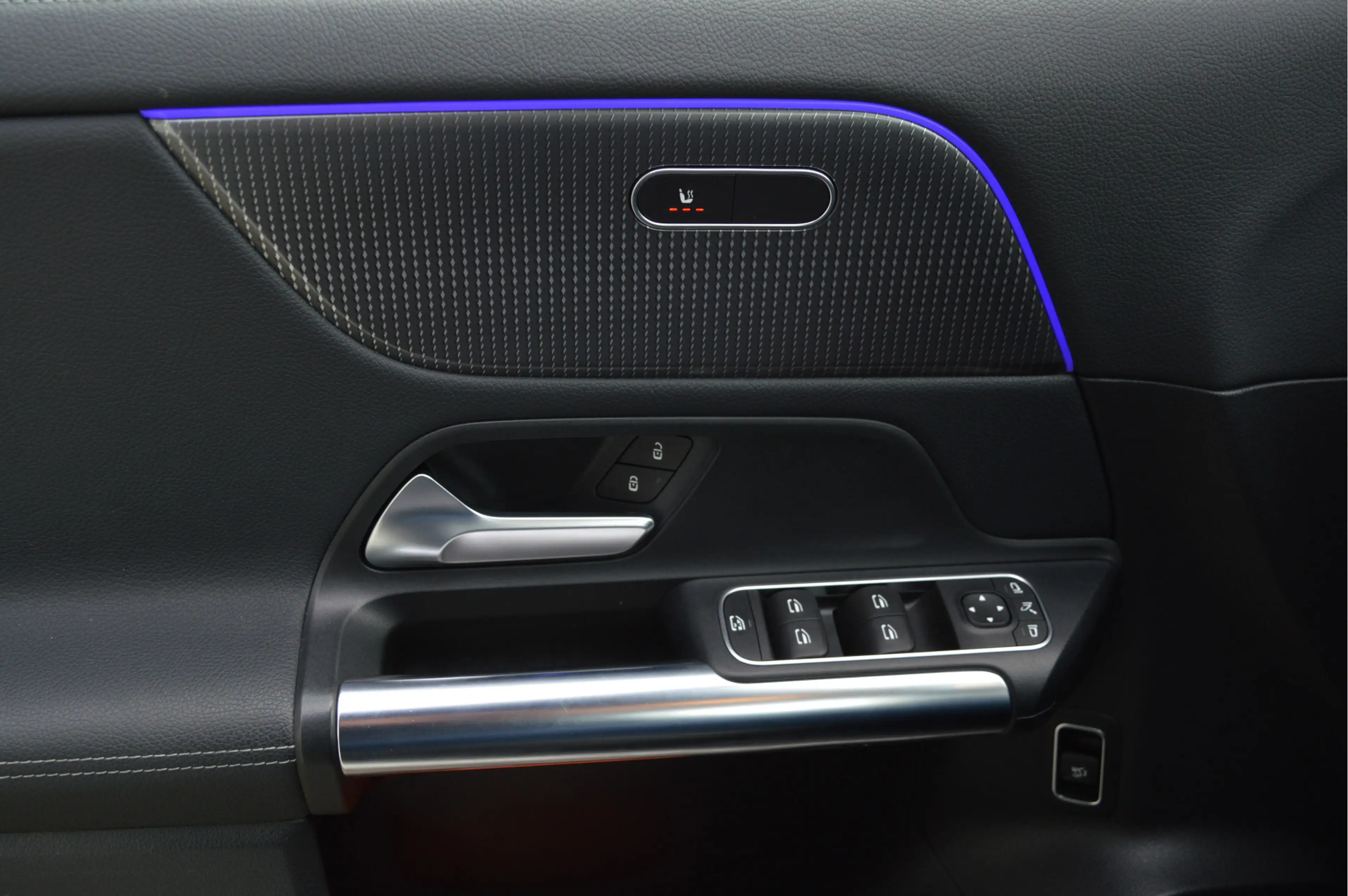 Mercedes-Benz GLA 200 Business Solution Luxury | CAMERA | TREKHAAK | SFE — photo 12